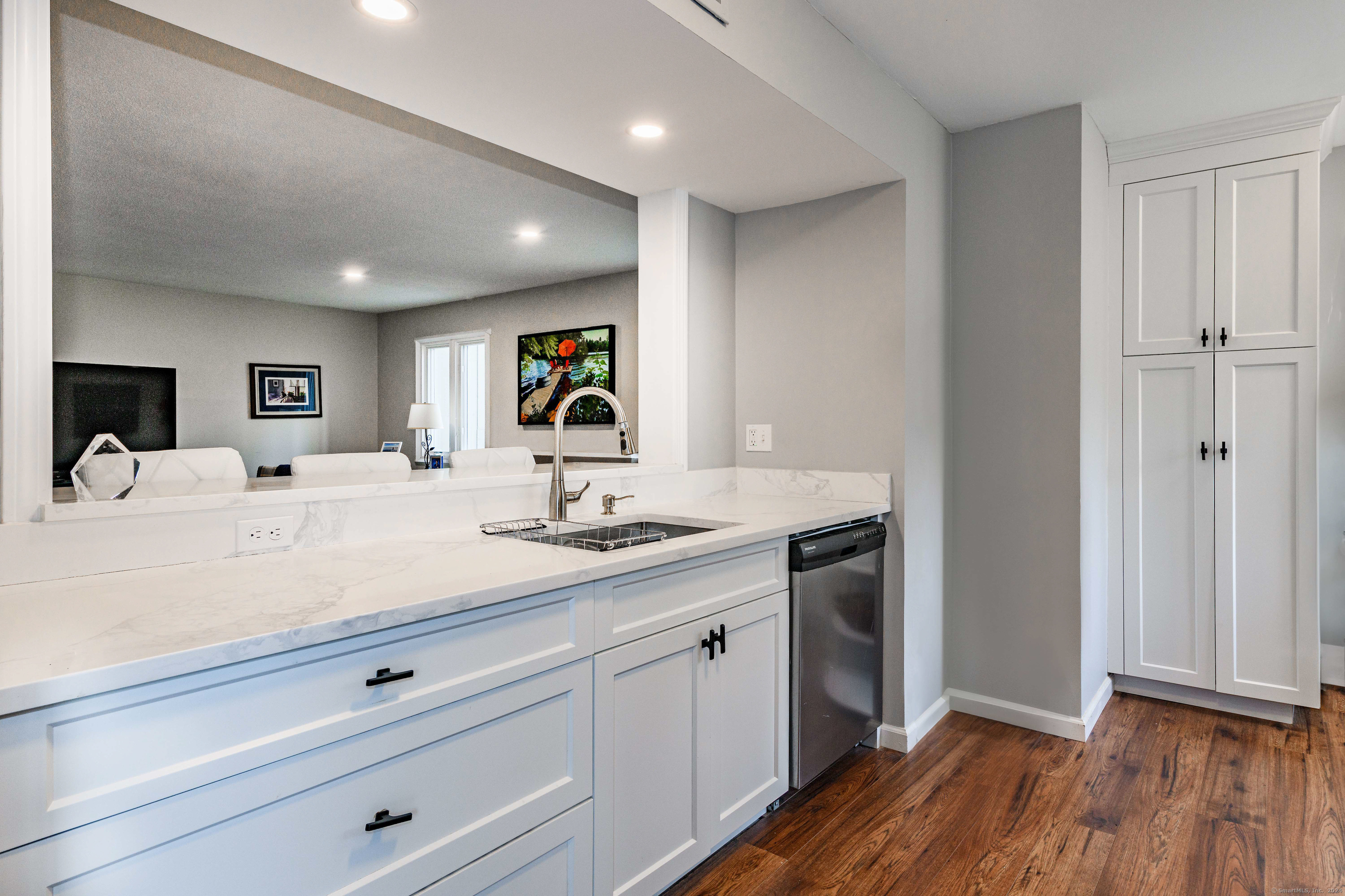 8 Lyle Court Unit F