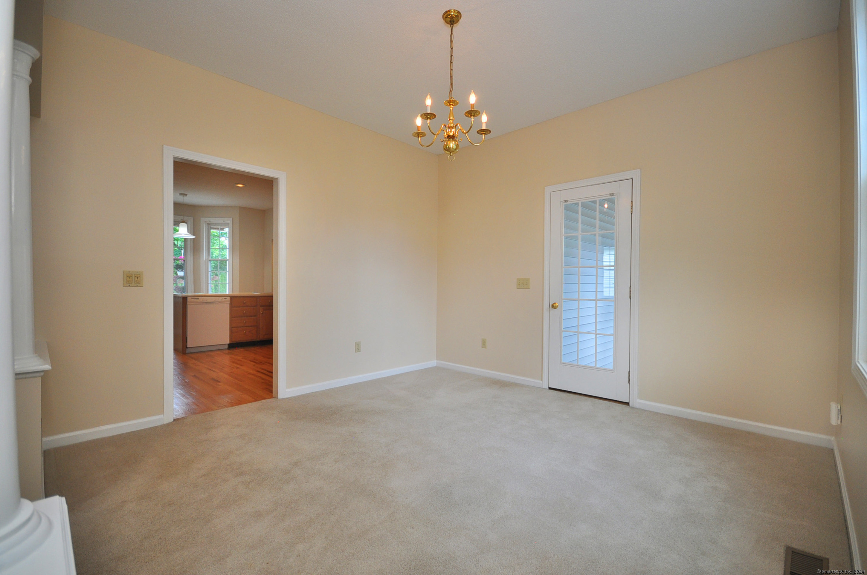 511 Hawthorne Lane 511