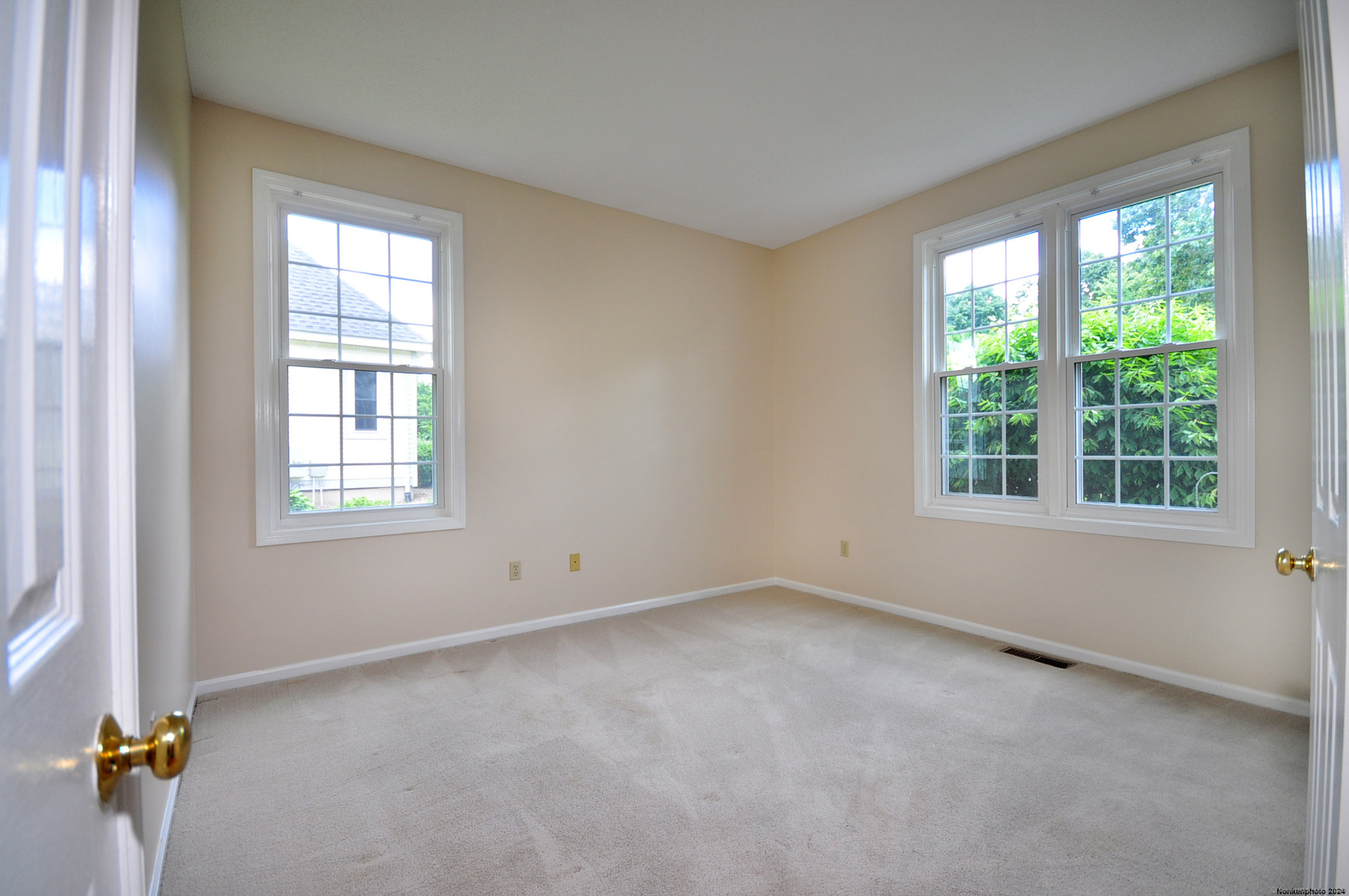 511 Hawthorne Lane 511