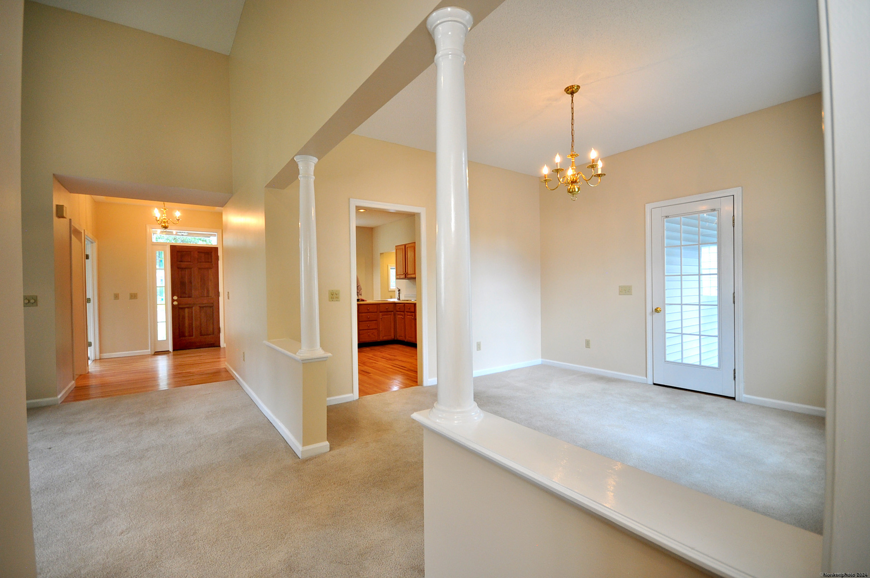 511 Hawthorne Lane 511