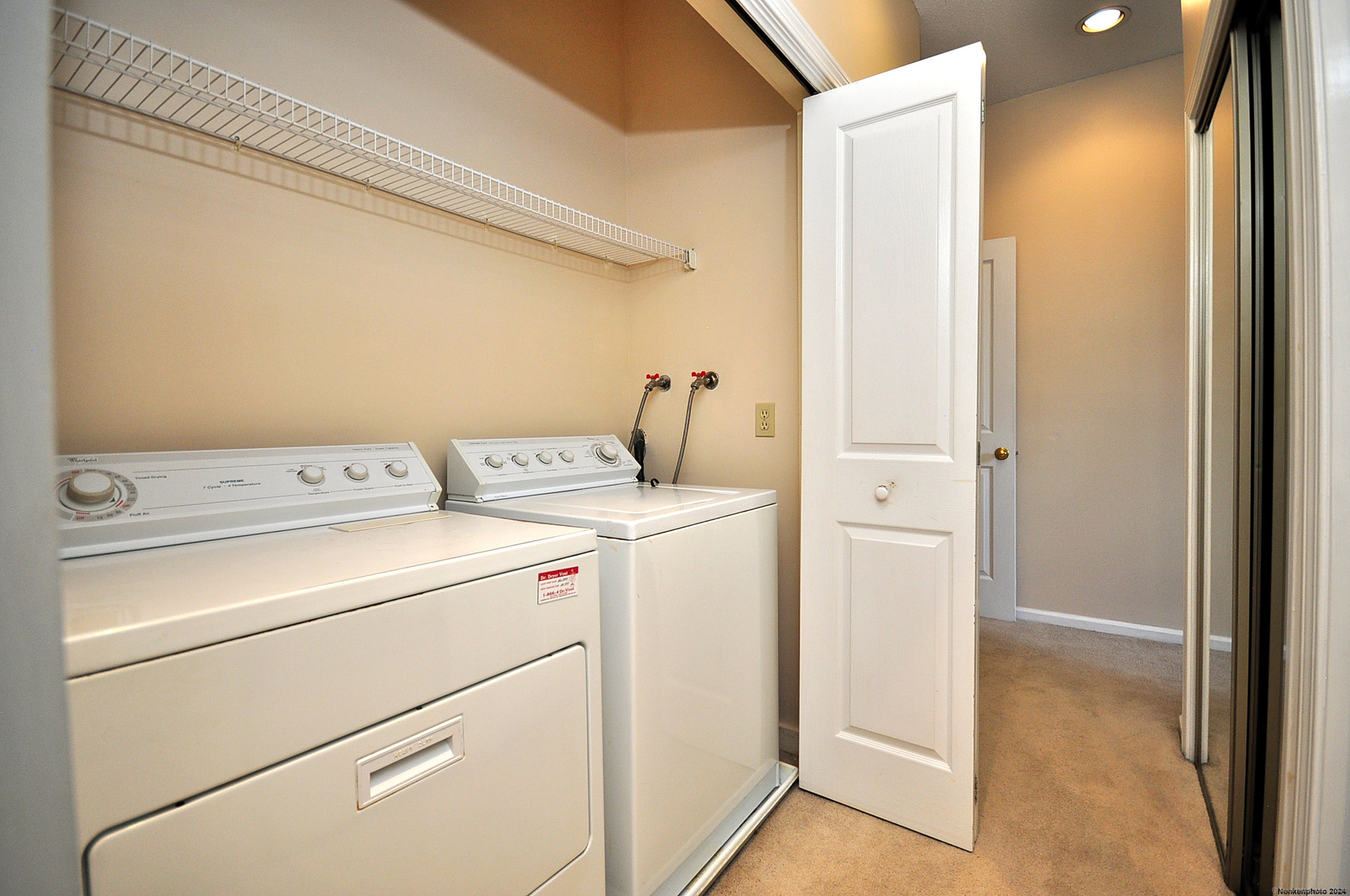 511 Hawthorne Lane 511