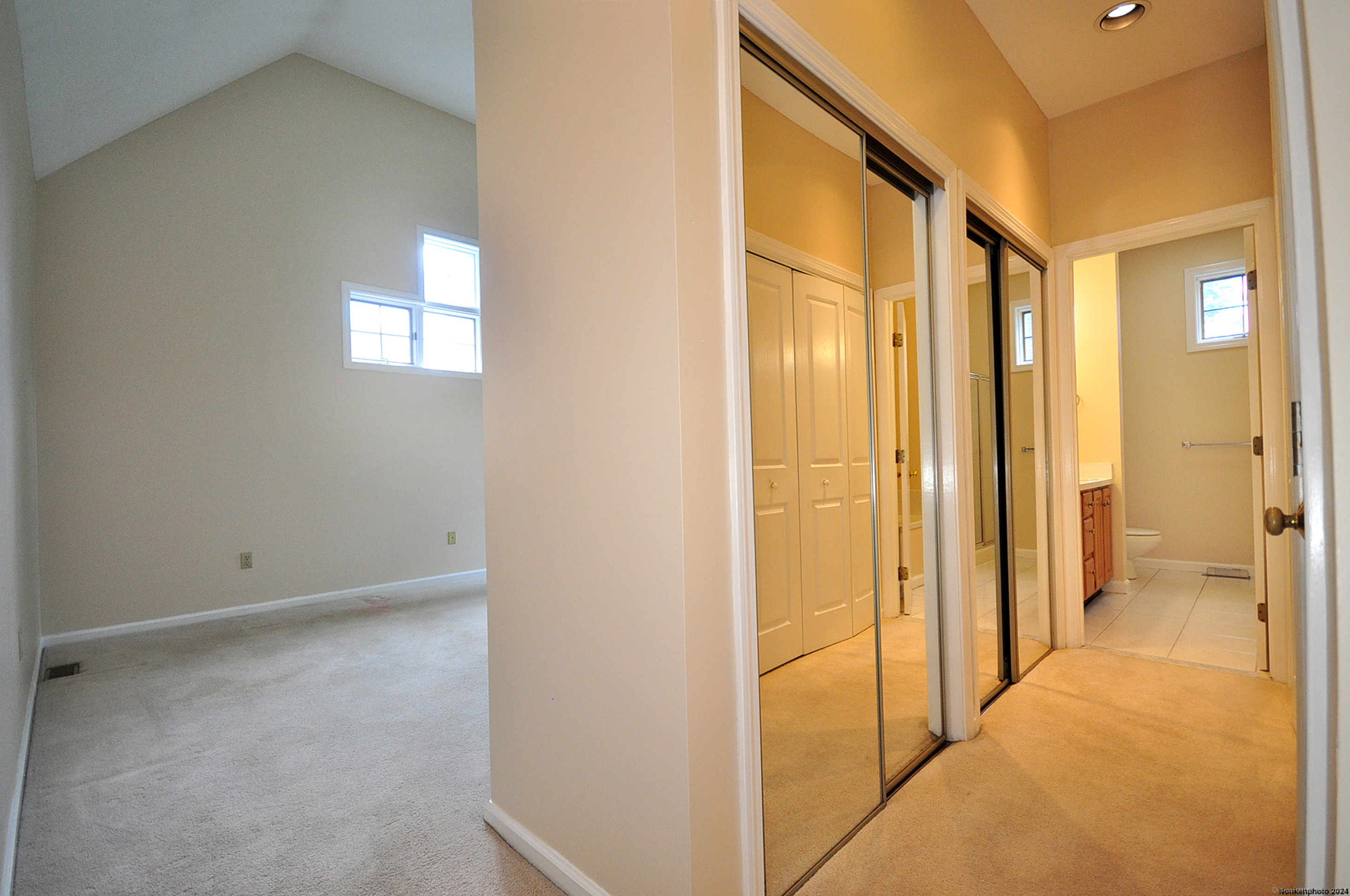 511 Hawthorne Lane 511