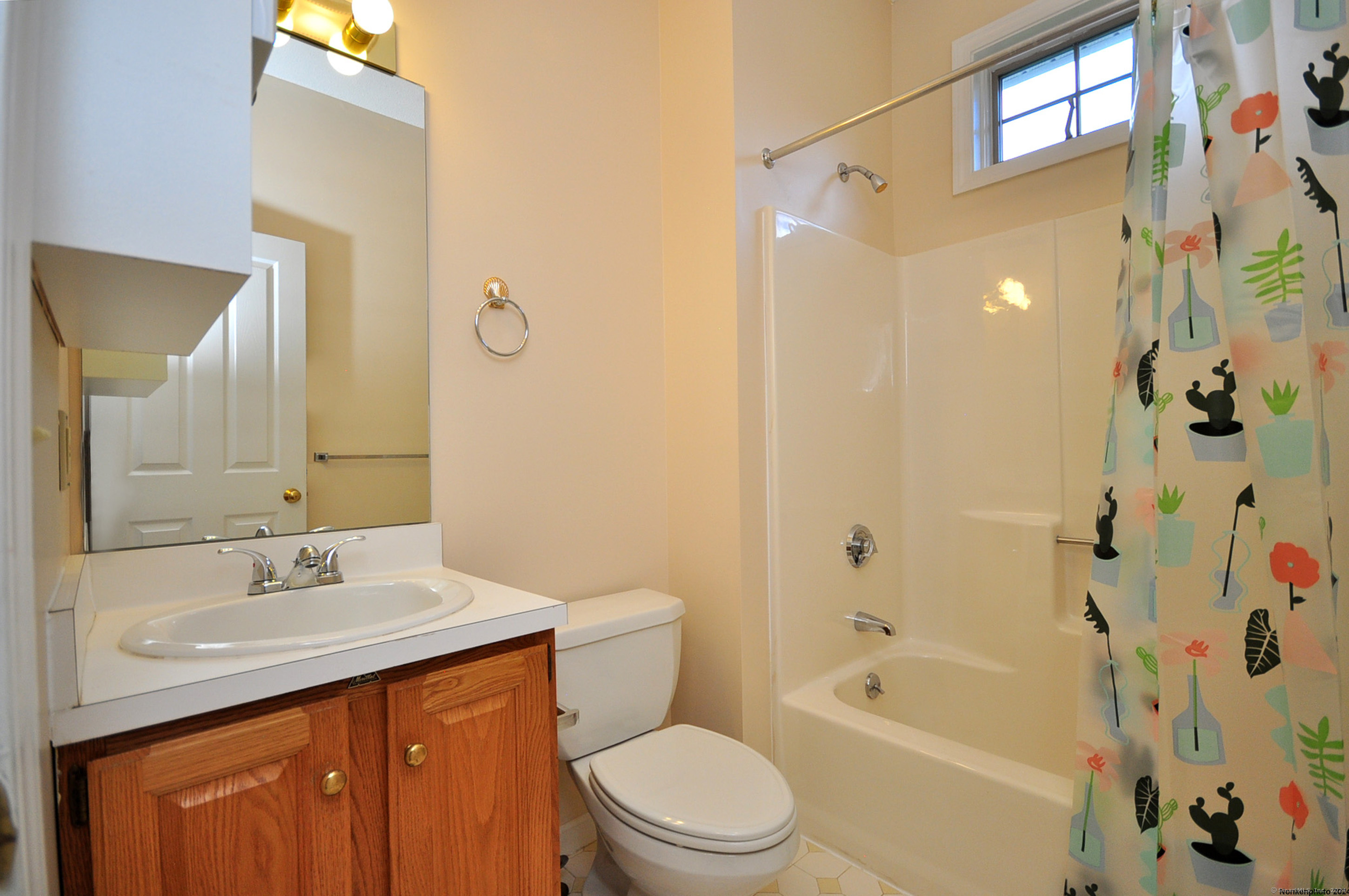 511 Hawthorne Lane 511
