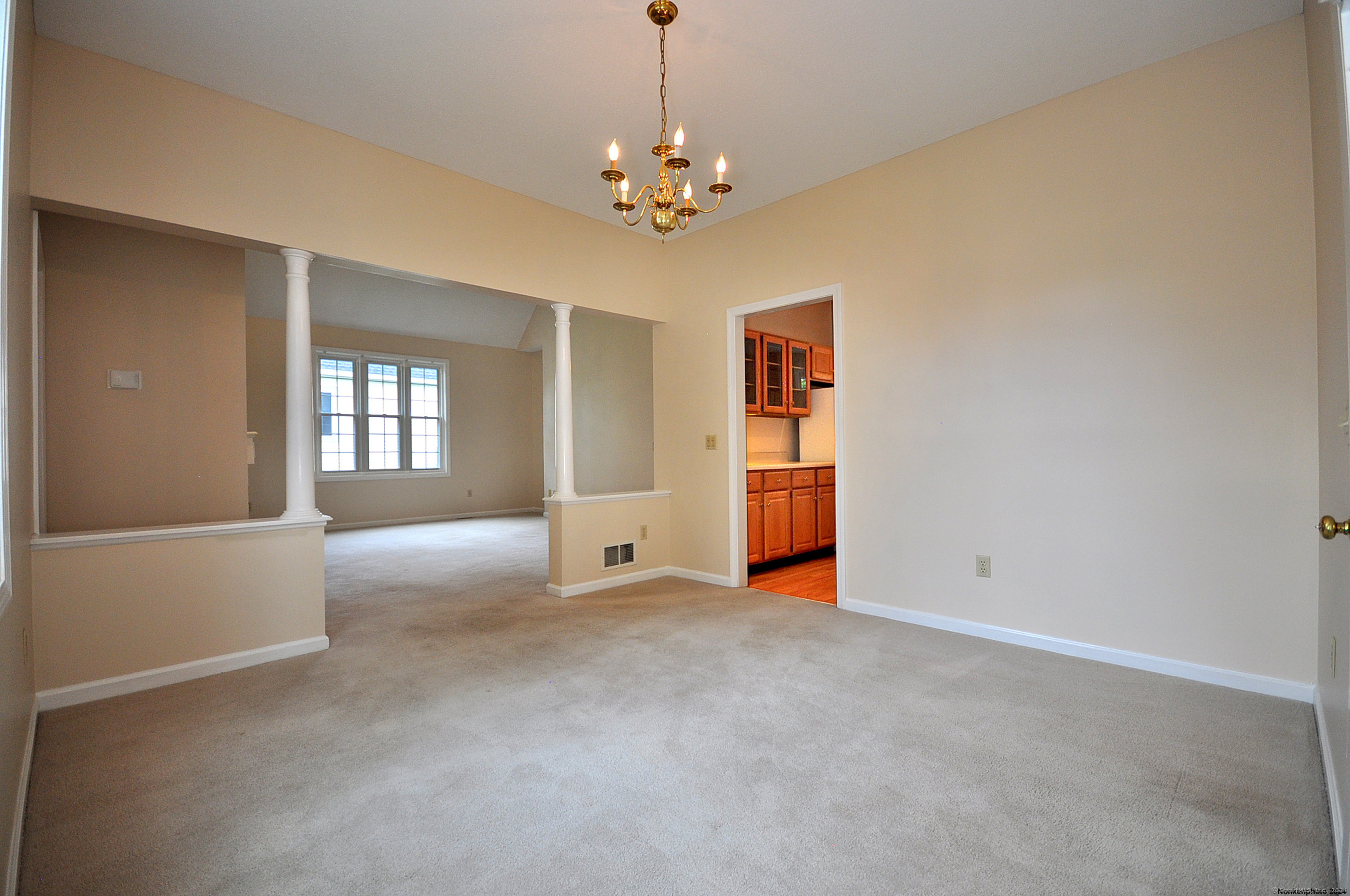 511 Hawthorne Lane 511
