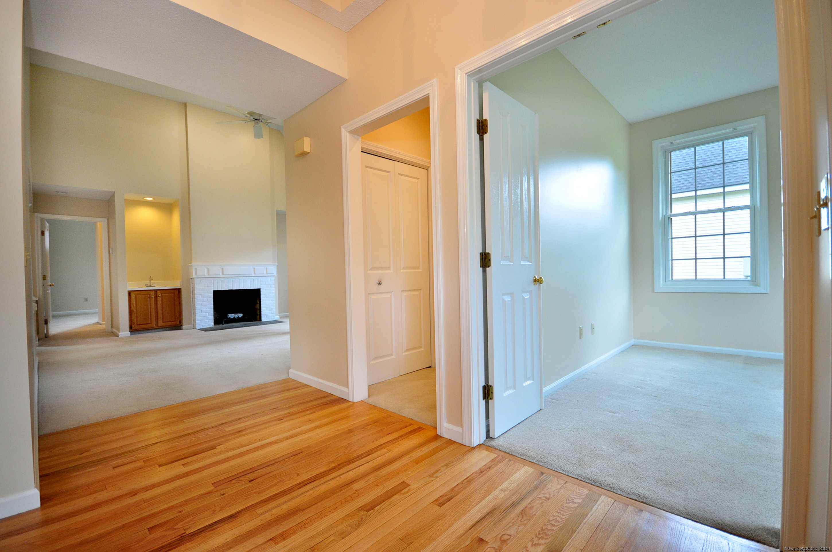 511 Hawthorne Lane 511