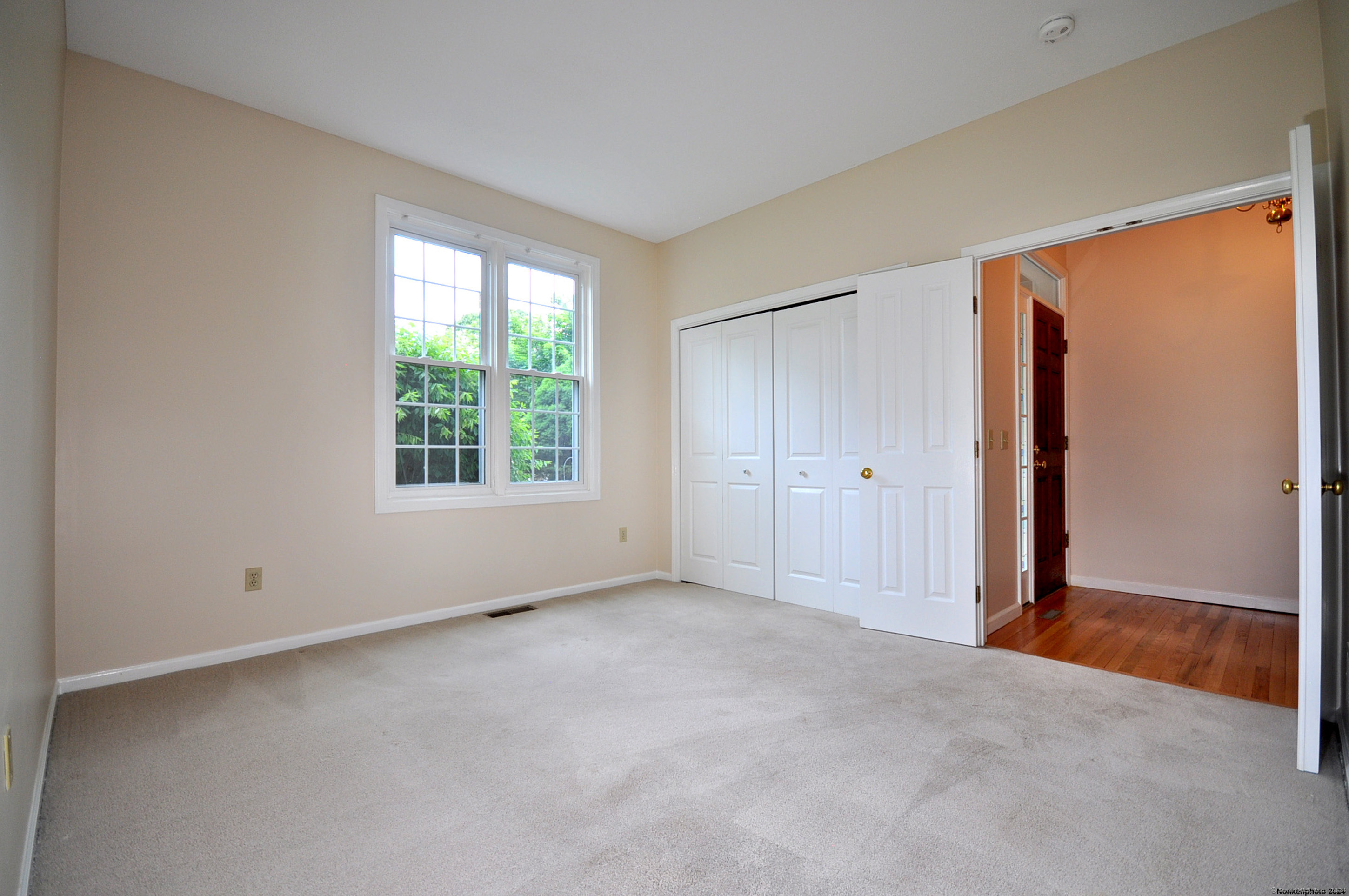 511 Hawthorne Lane 511