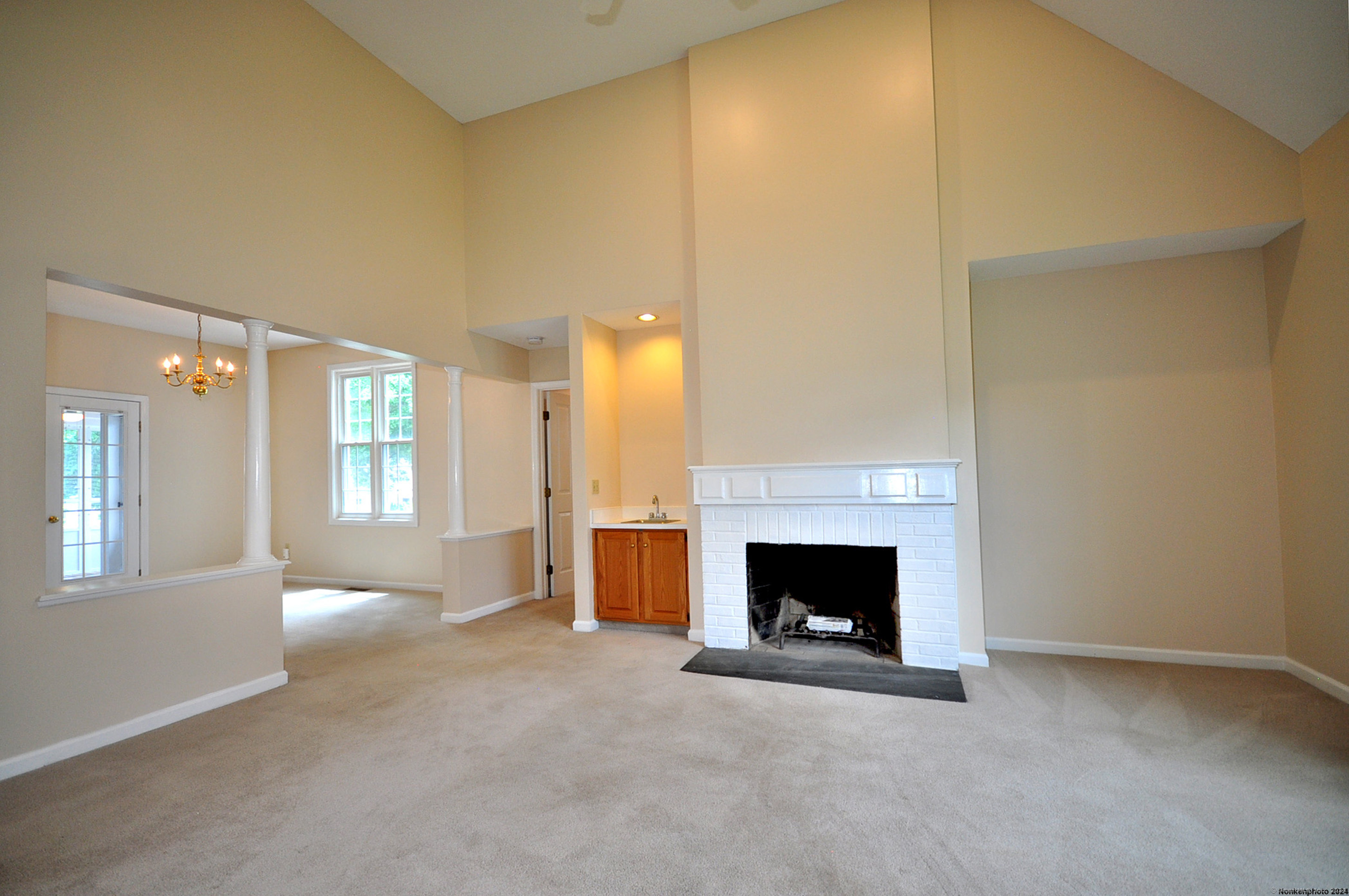 511 Hawthorne Lane 511