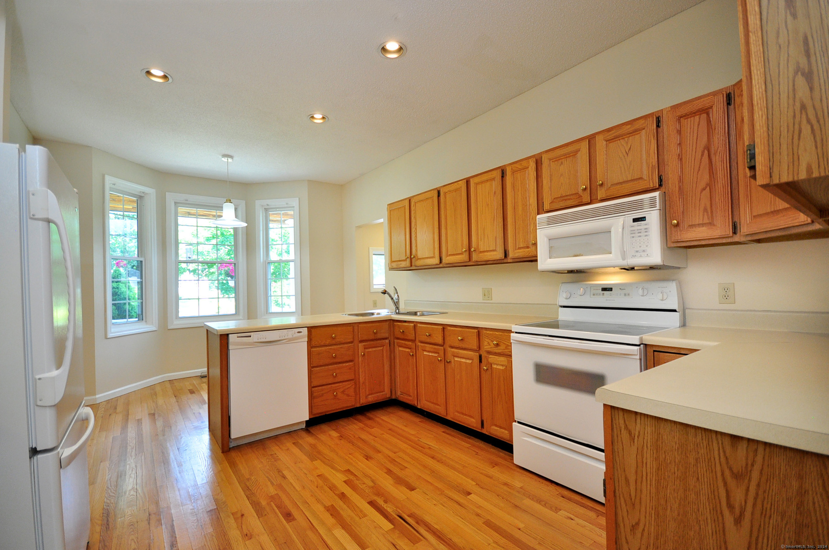 511 Hawthorne Lane 511
