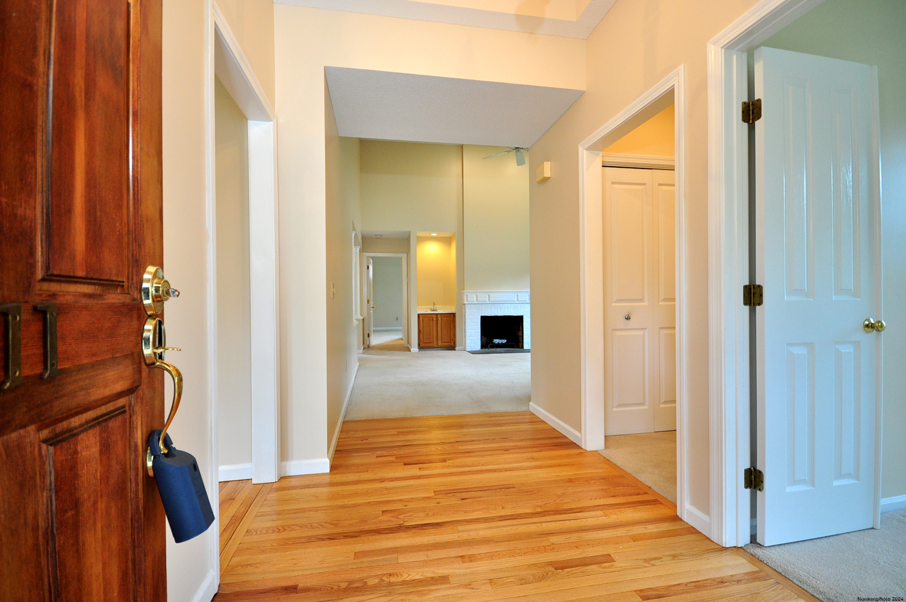 511 Hawthorne Lane 511