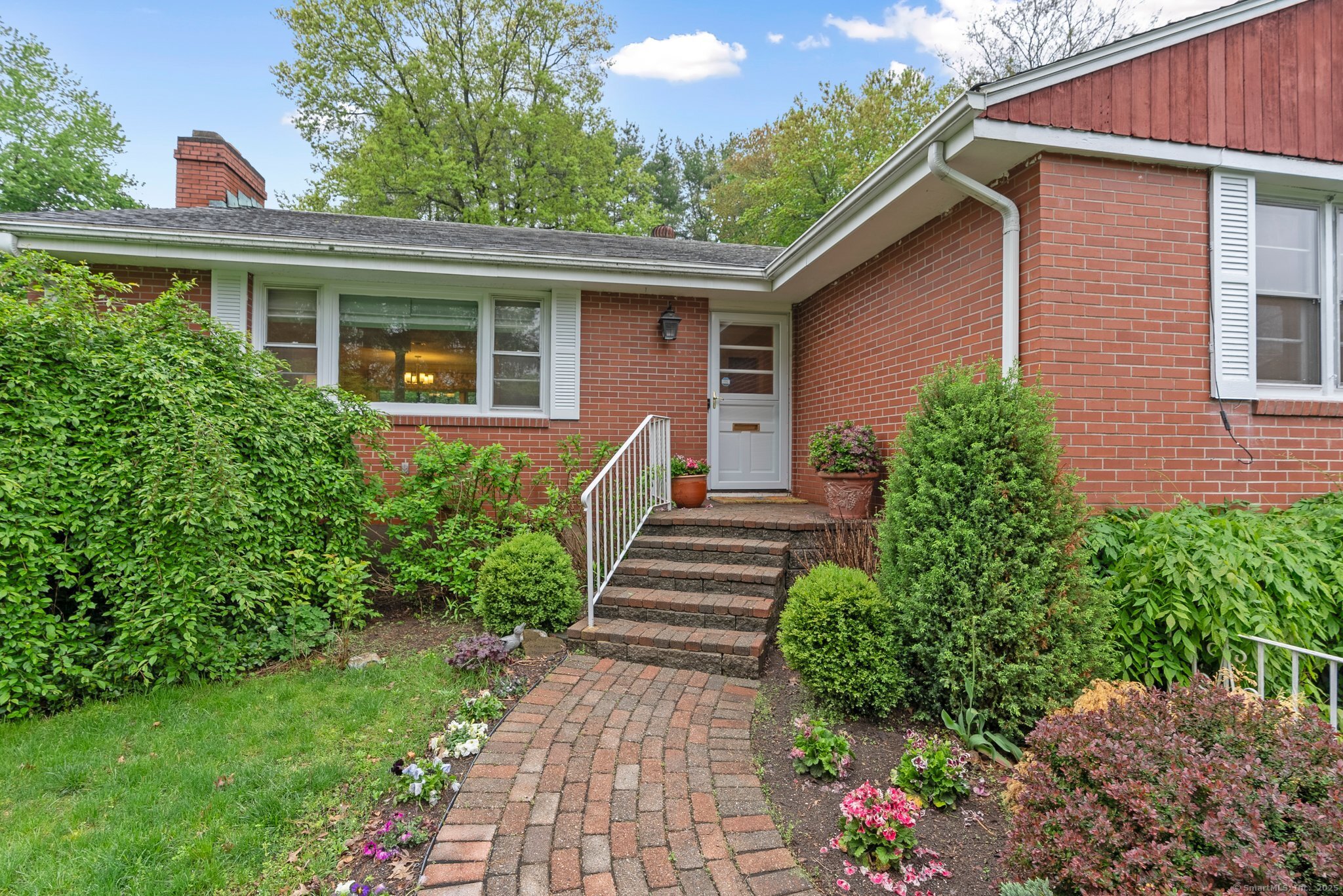 223 Tunxis Avenue