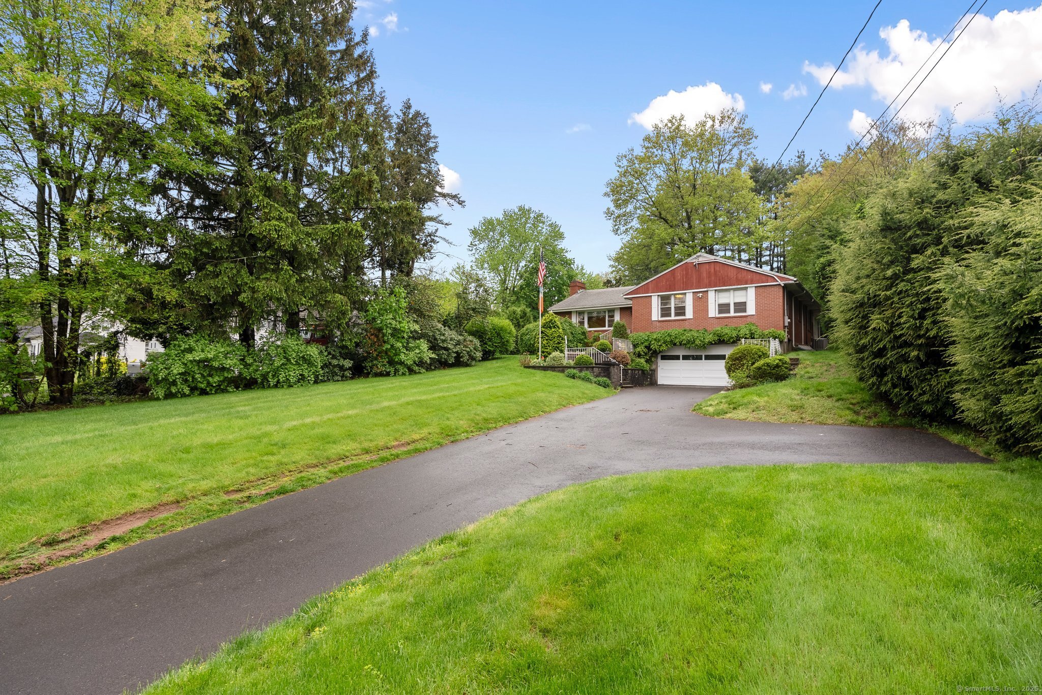 223 Tunxis Avenue