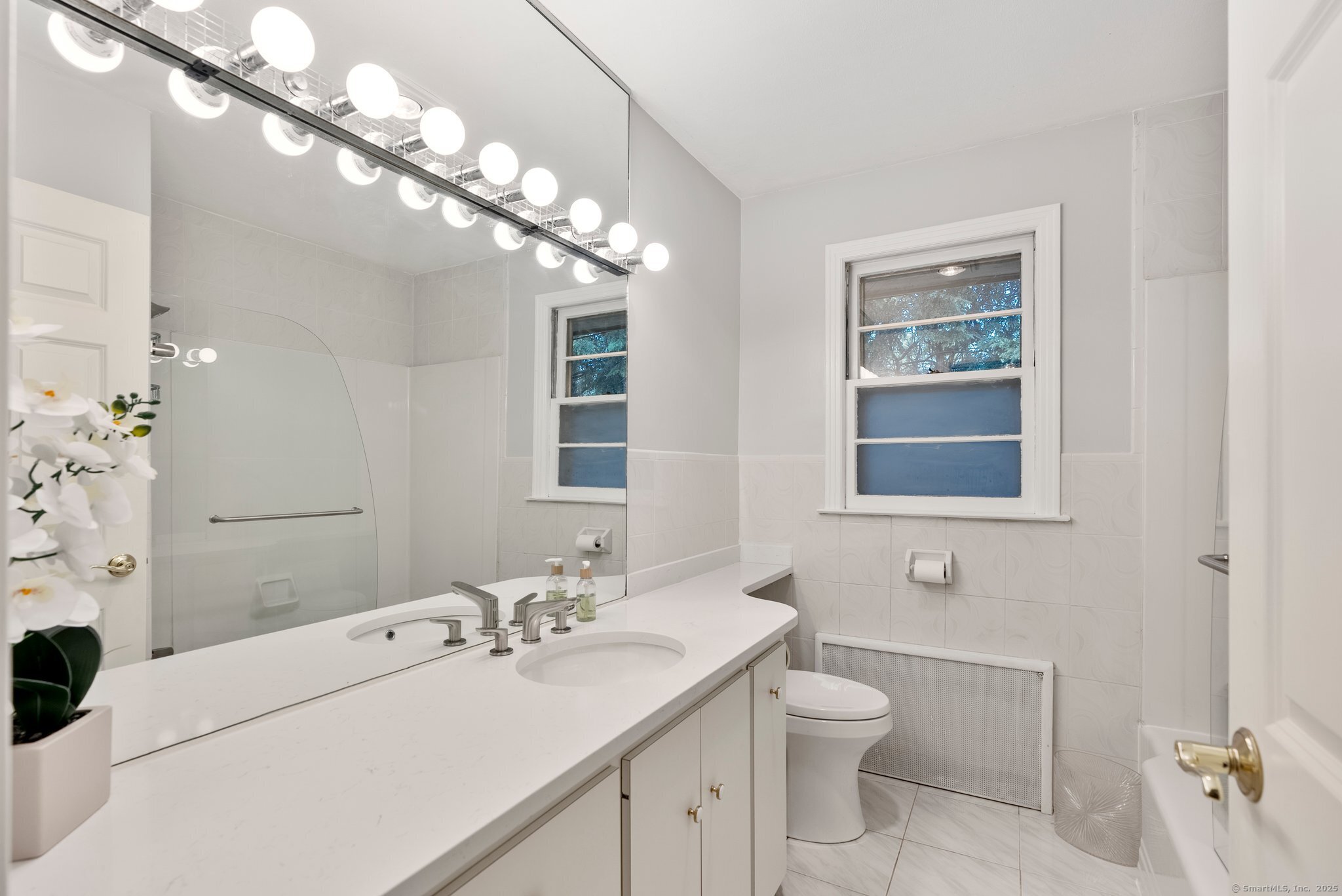 223 Tunxis Avenue