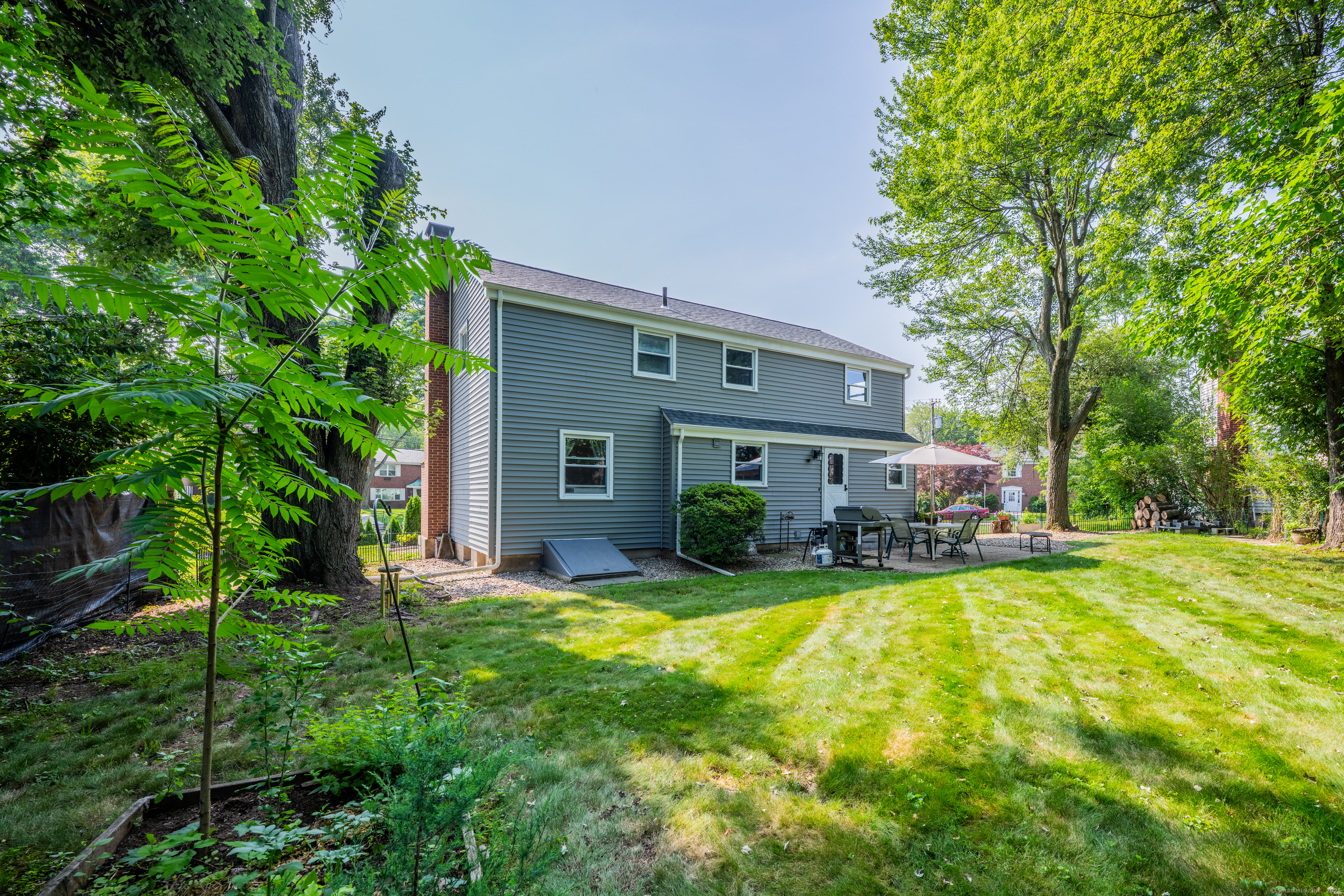 112 Shadow Lane