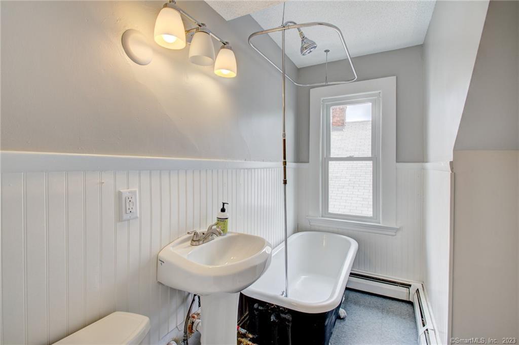 34 Maplewood Avenue 3rd Floor