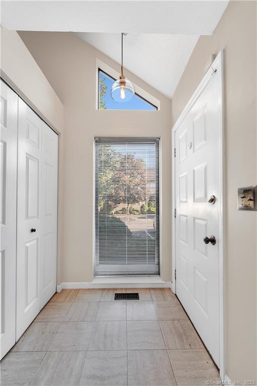 2 Canterbury Lane 5