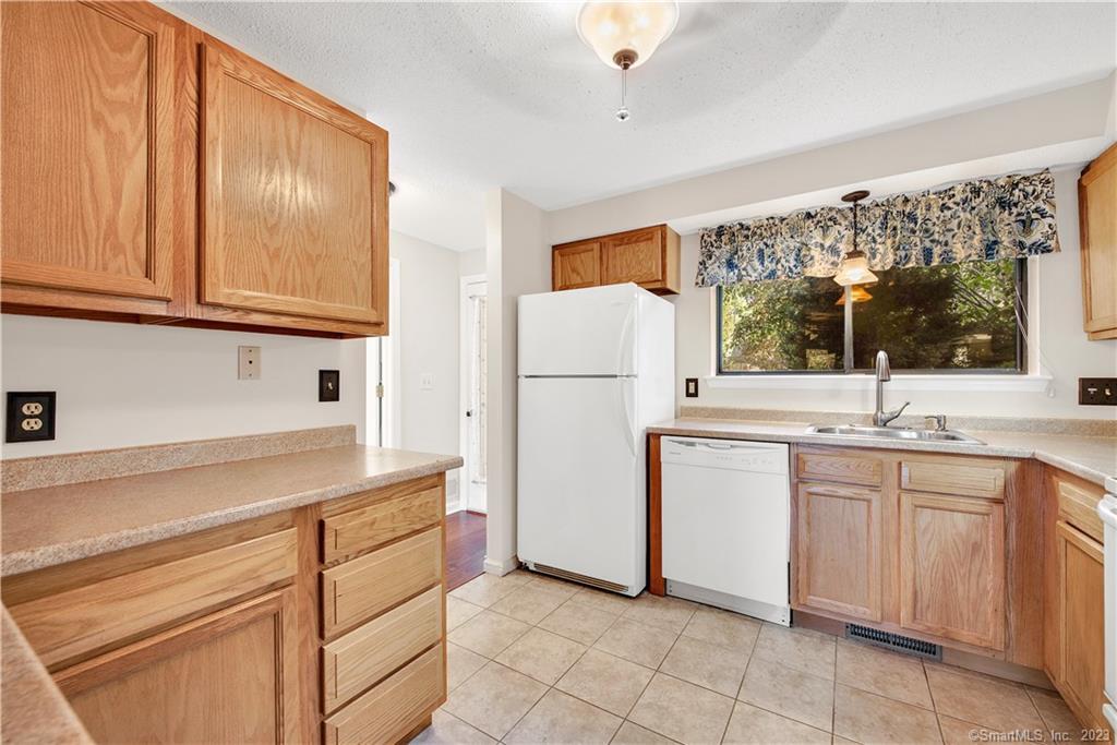 2 Canterbury Lane 5