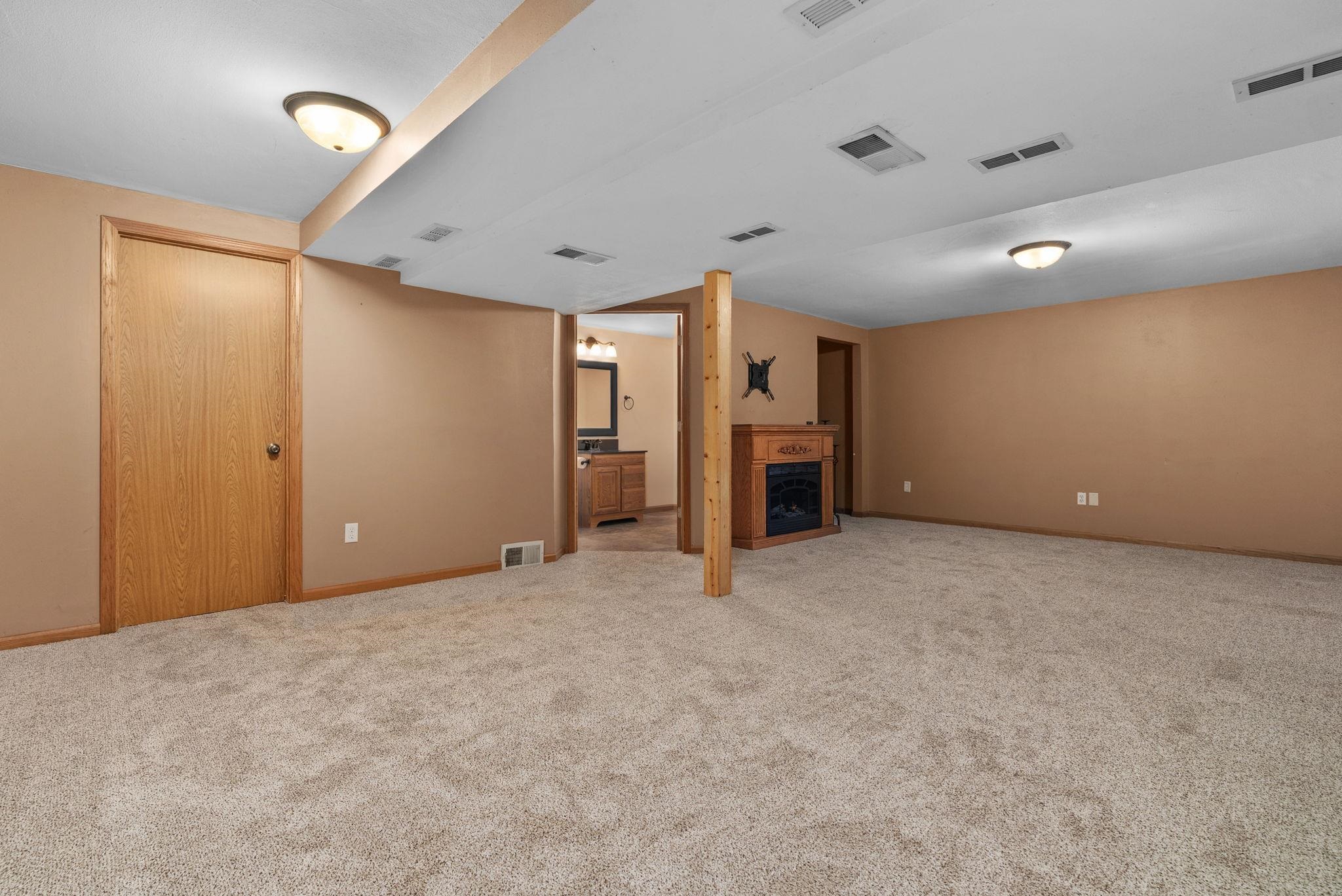 6550 Doral Circle