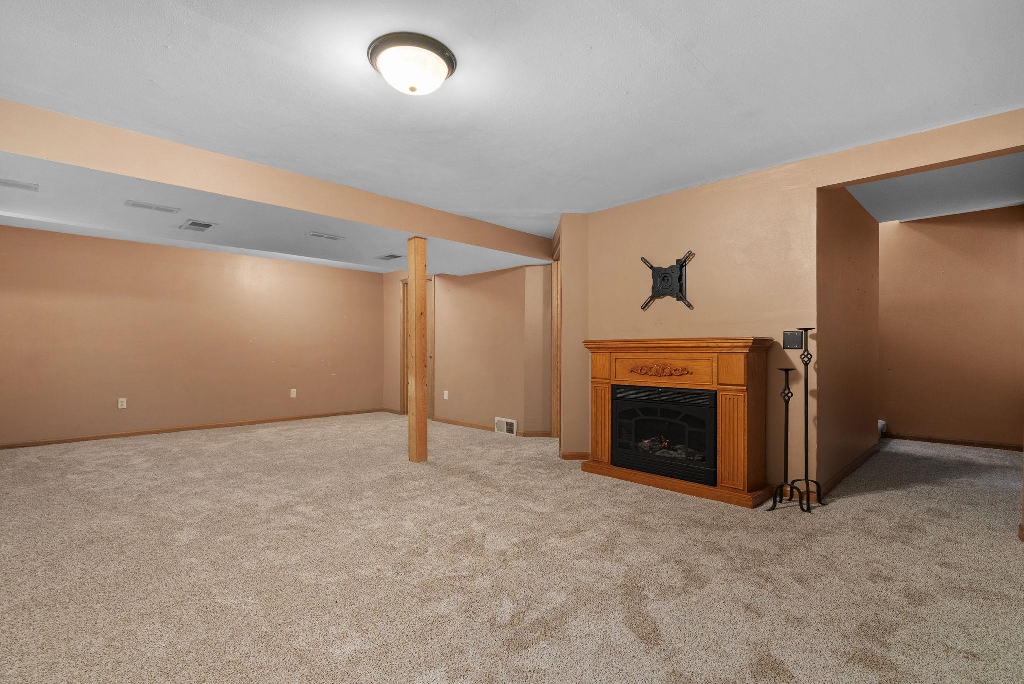 6550 Doral Circle