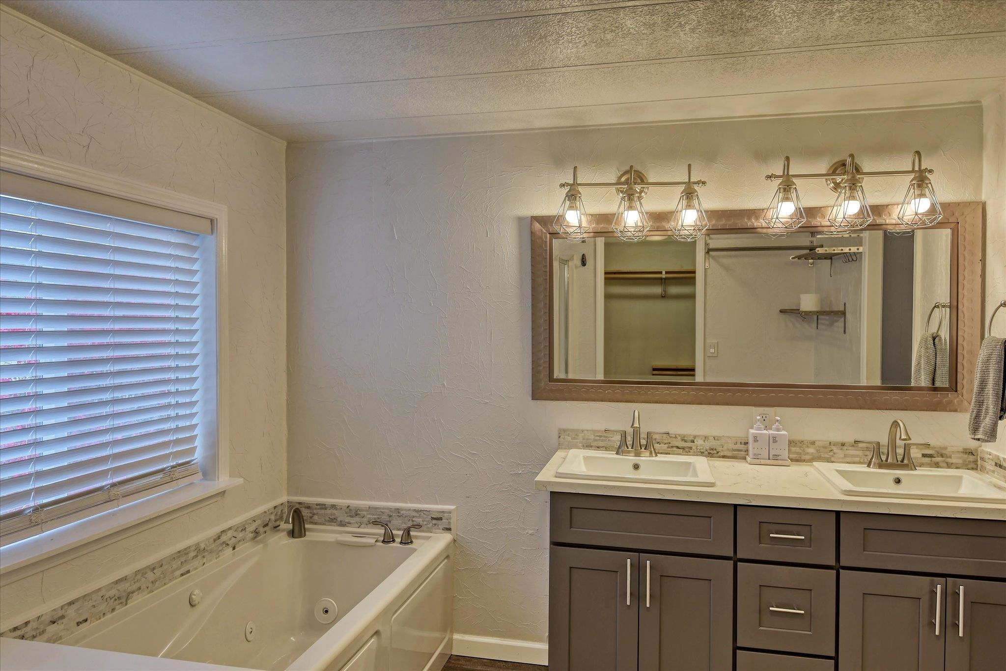 8900 S Mullen Hill Rd