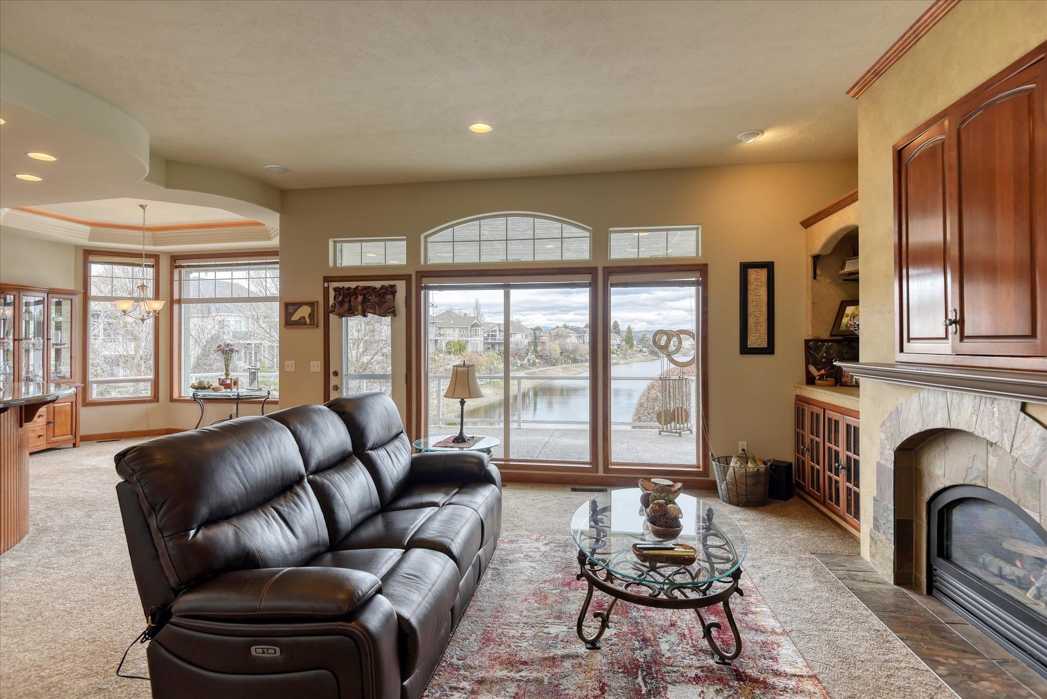 805 S Shelley Lake Ln