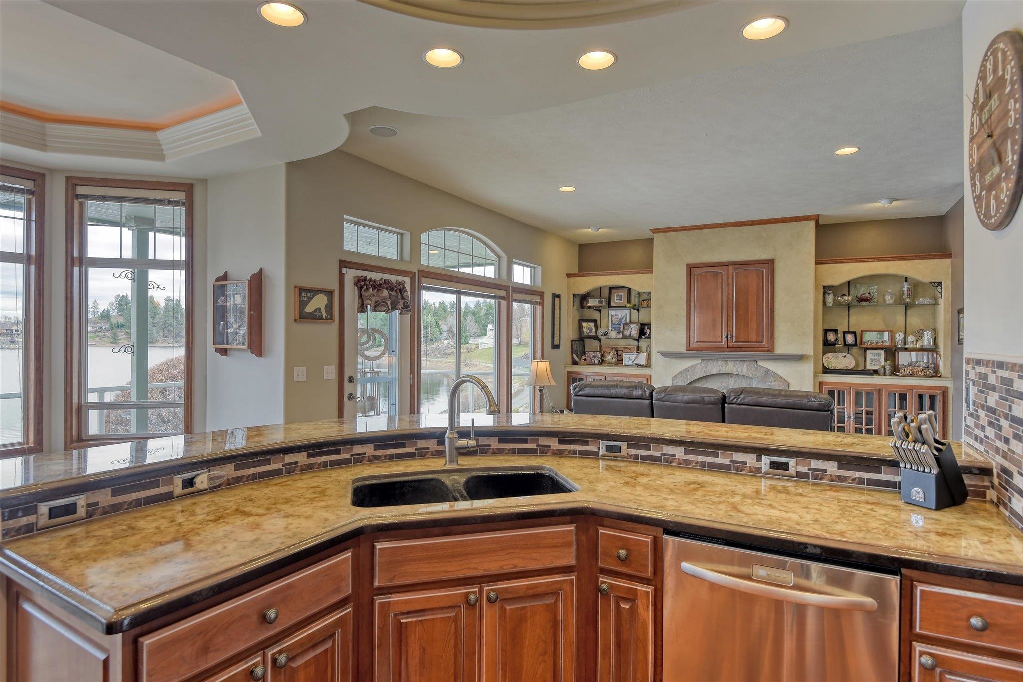 805 S Shelley Lake Ln