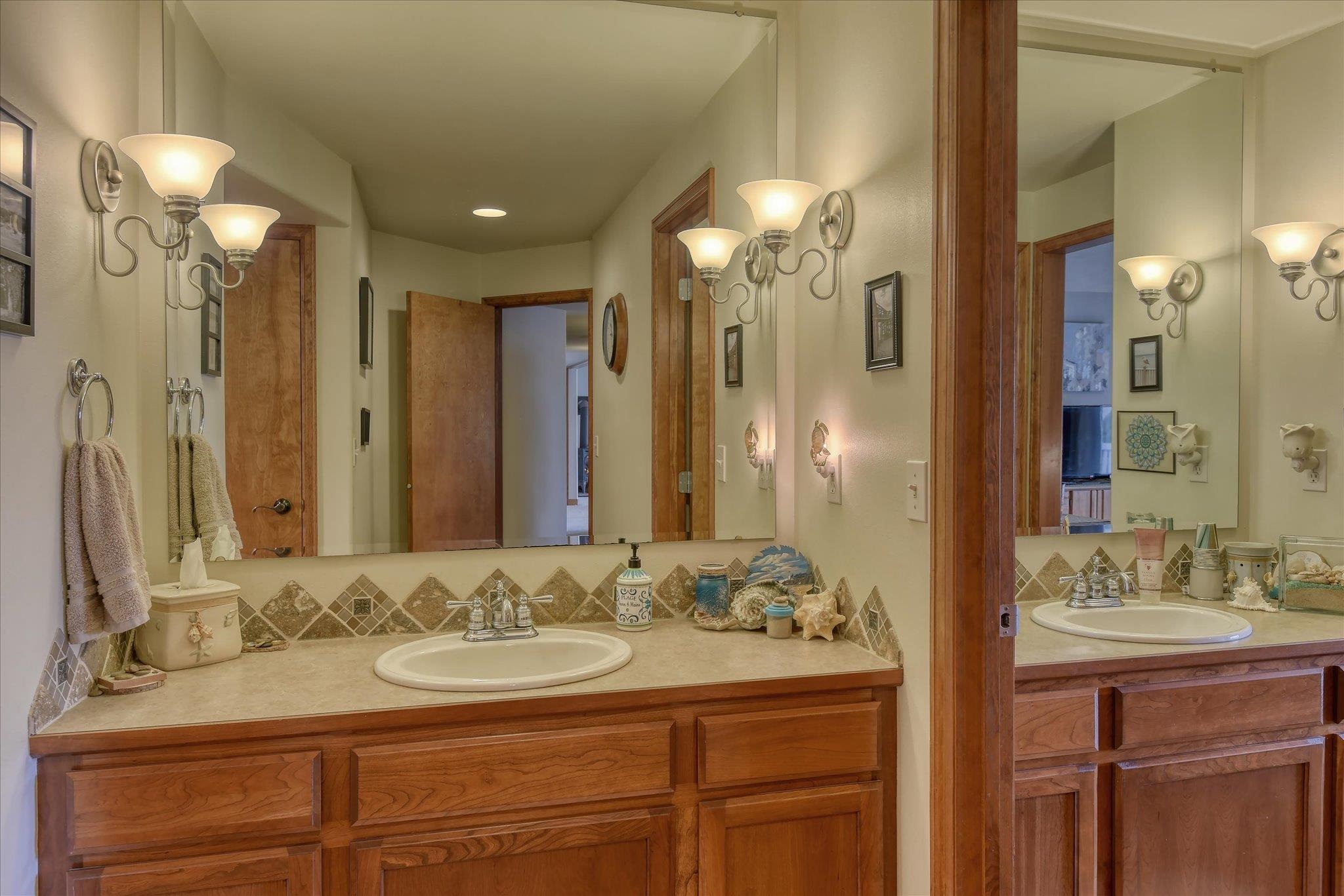 805 S Shelley Lake Ln