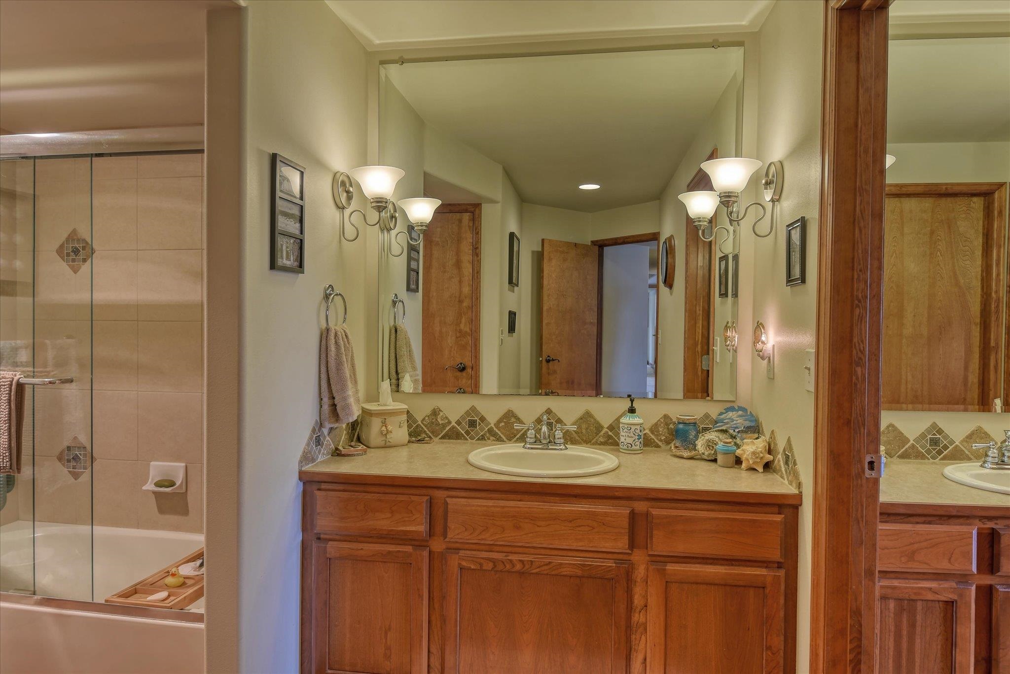 805 S Shelley Lake Ln