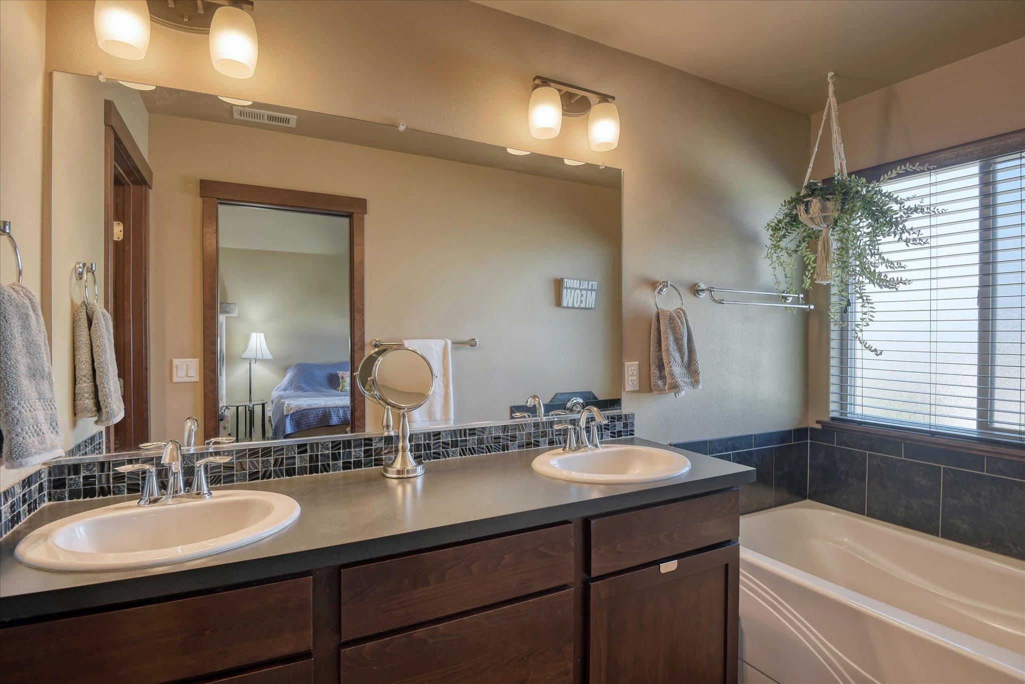 2020 N Country Vista Blvd