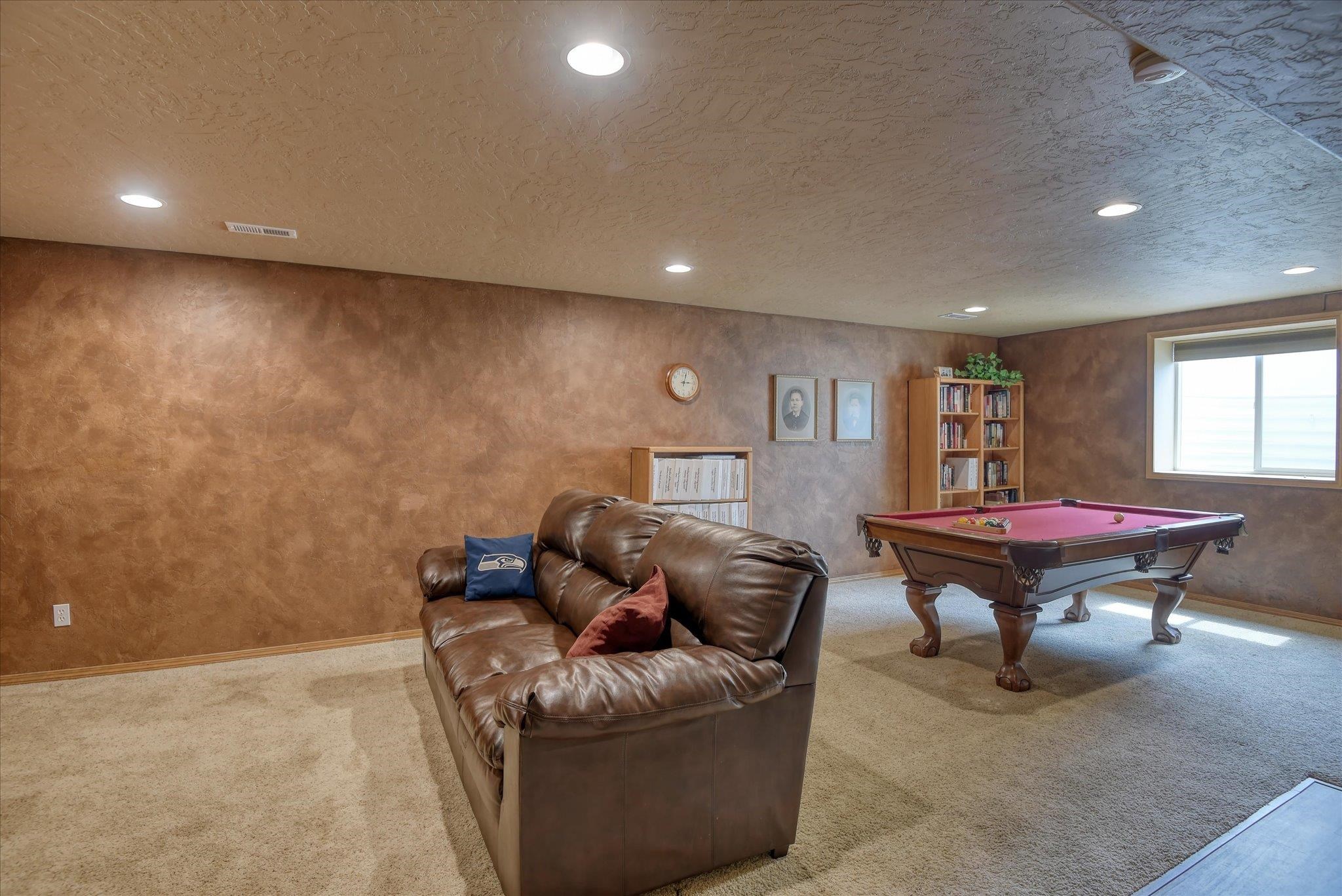 17518 N EDGECREST Rd