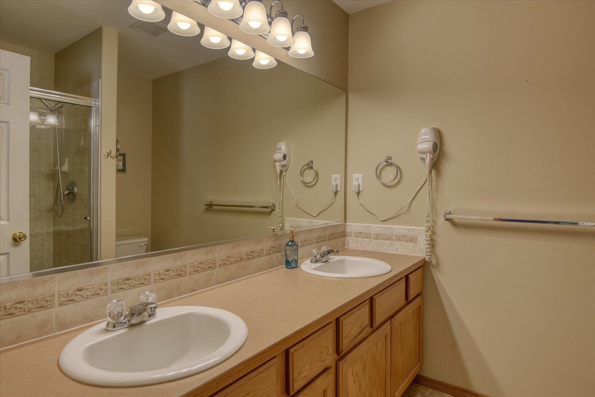 17518 N EDGECREST Rd