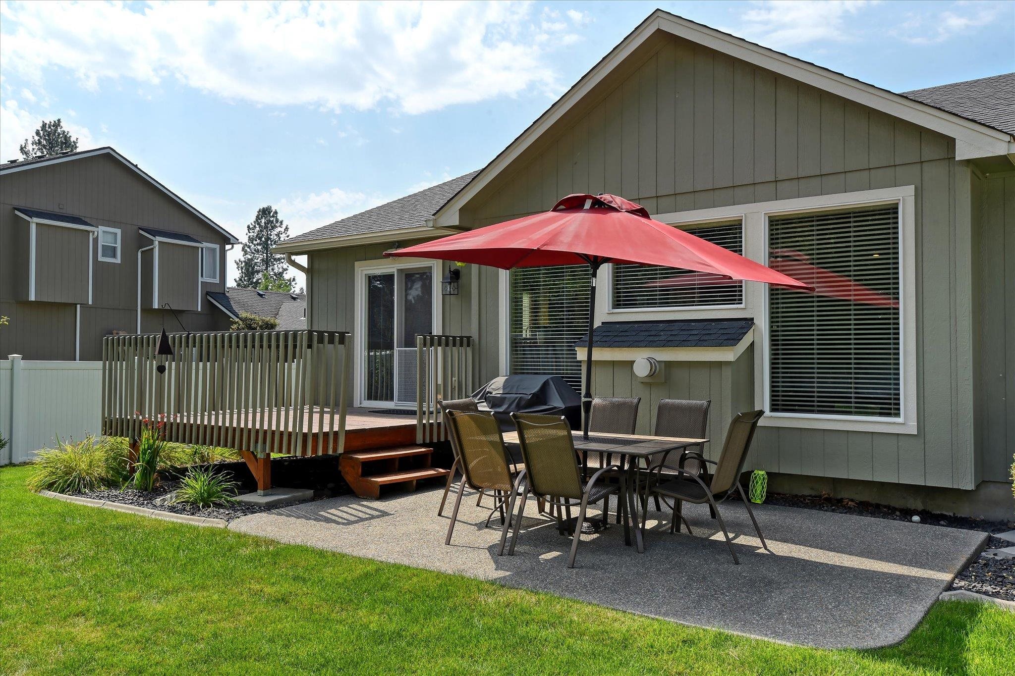 17518 N EDGECREST Rd