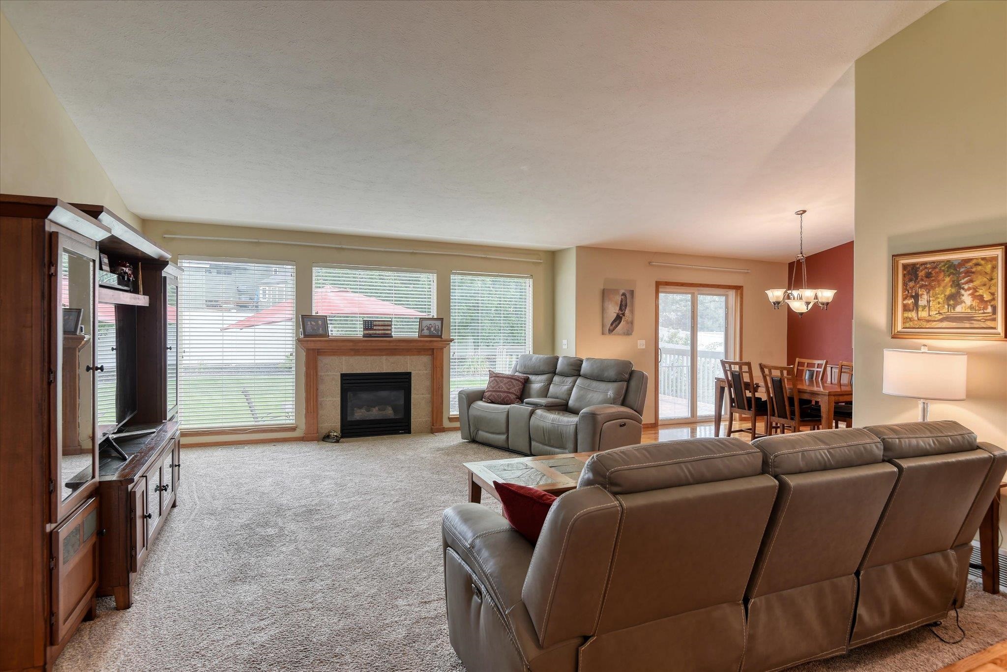 17518 N EDGECREST Rd