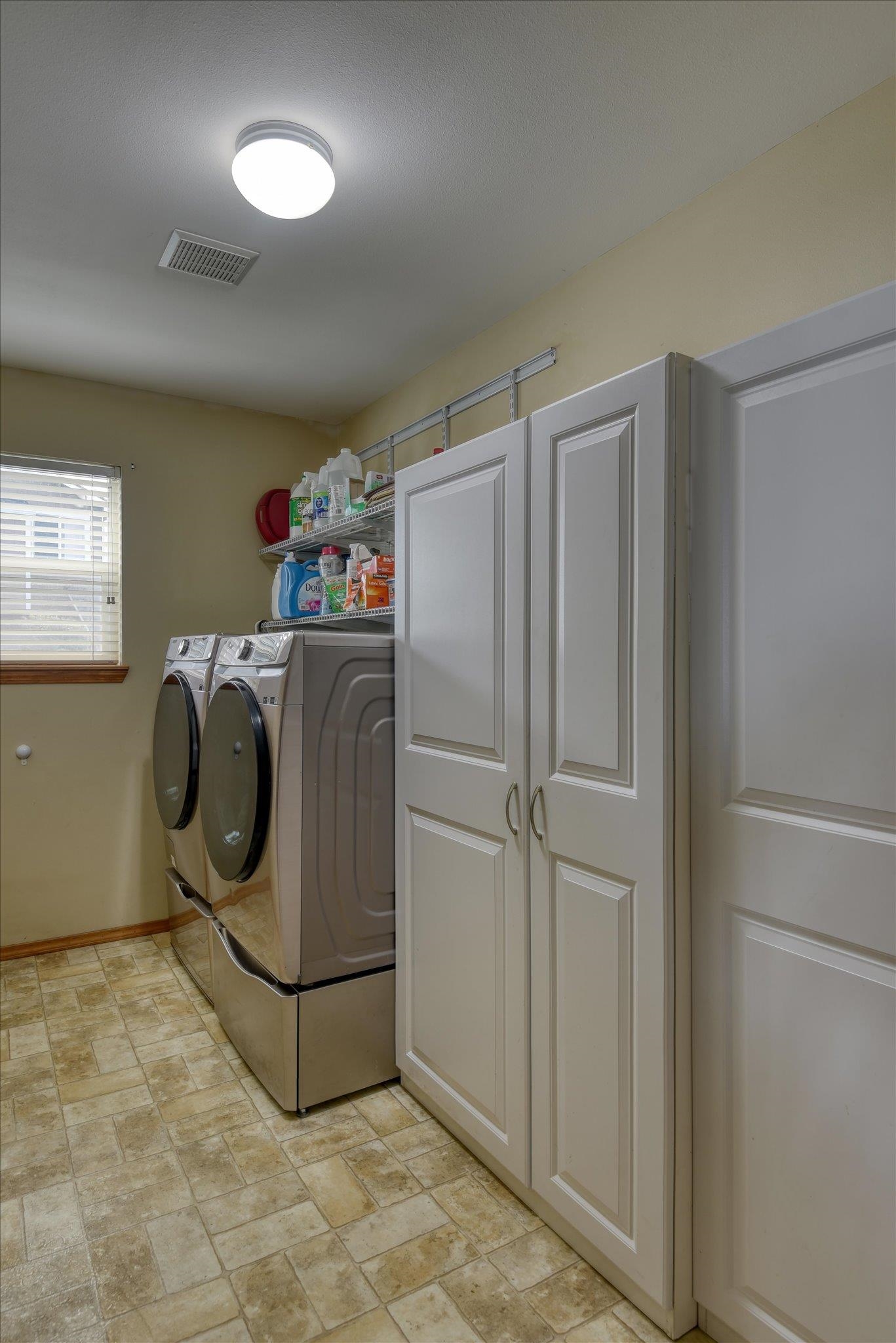 17518 N EDGECREST Rd