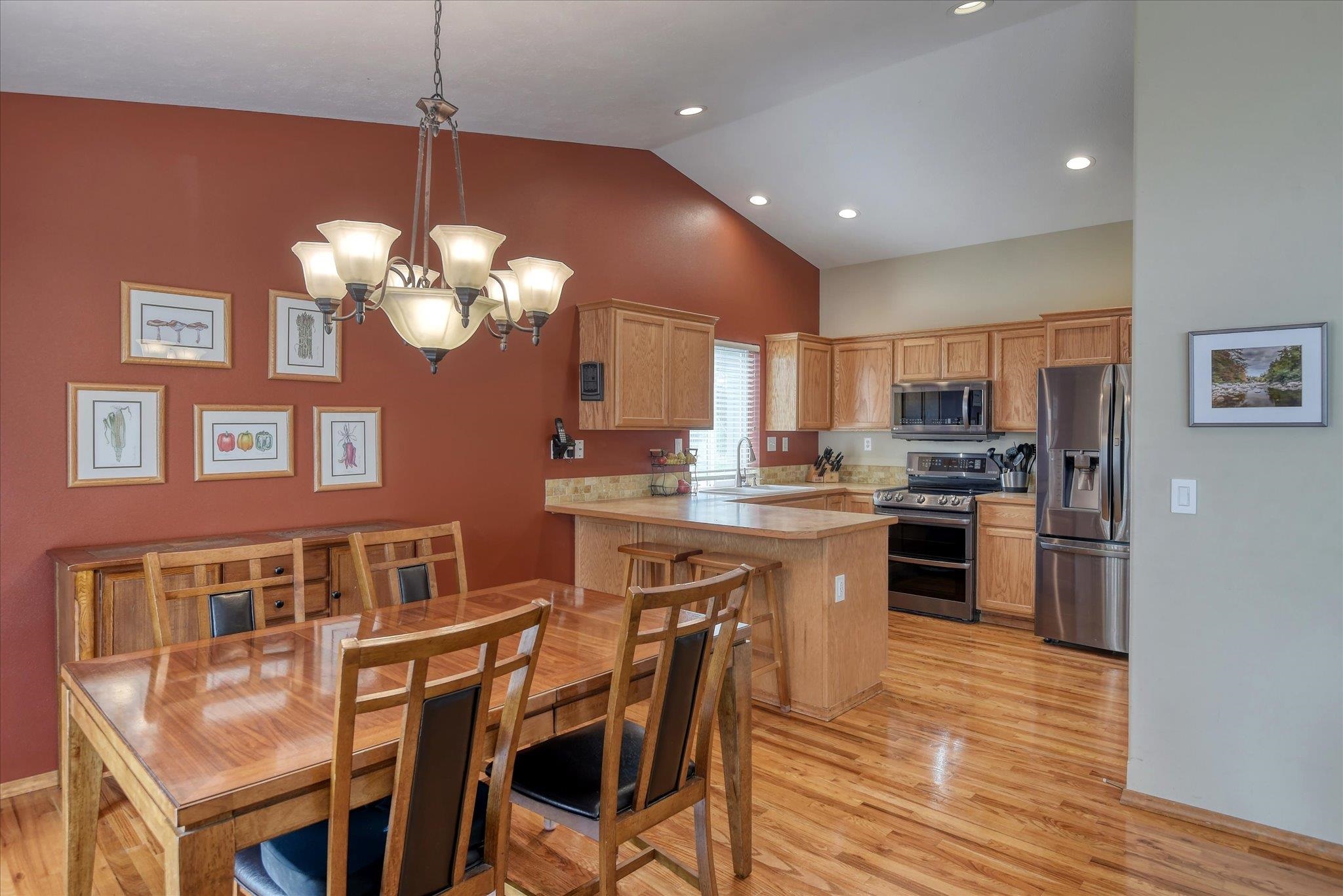 17518 N EDGECREST Rd