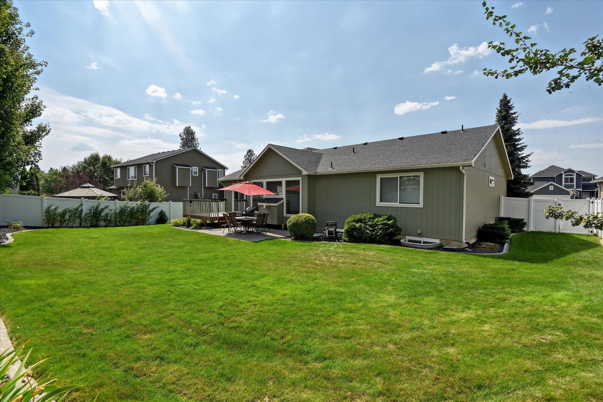 17518 N EDGECREST Rd