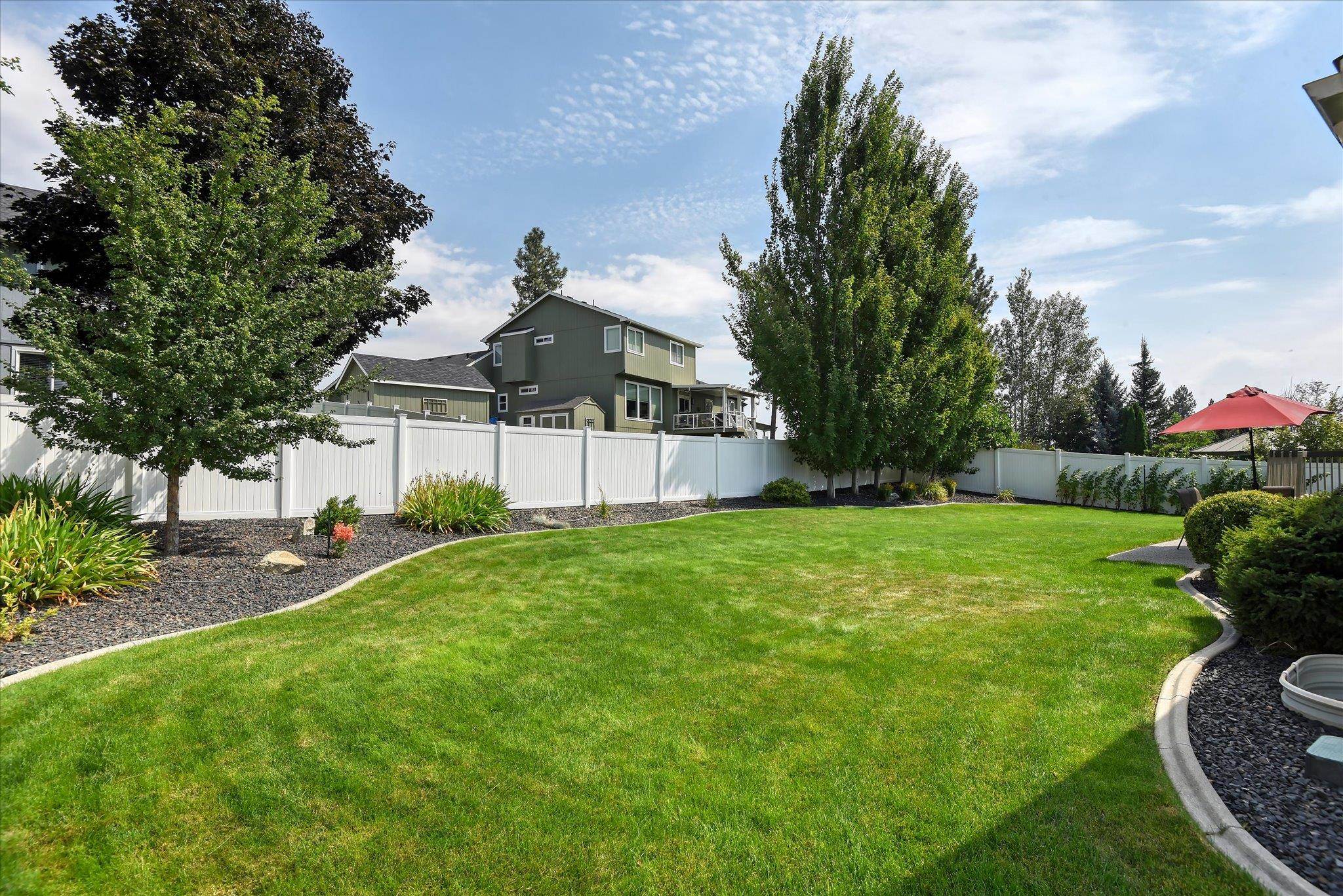 17518 N EDGECREST Rd