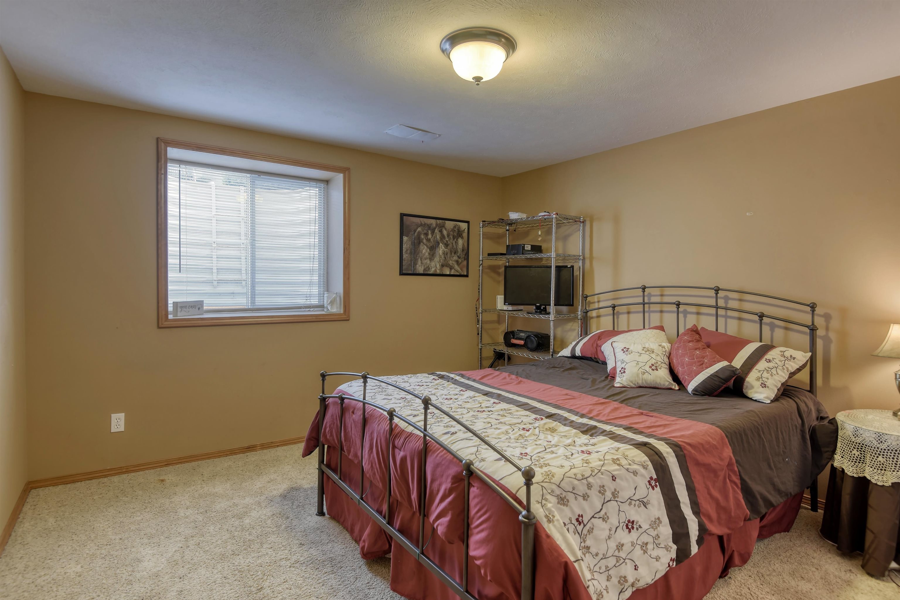 17518 N EDGECREST Rd