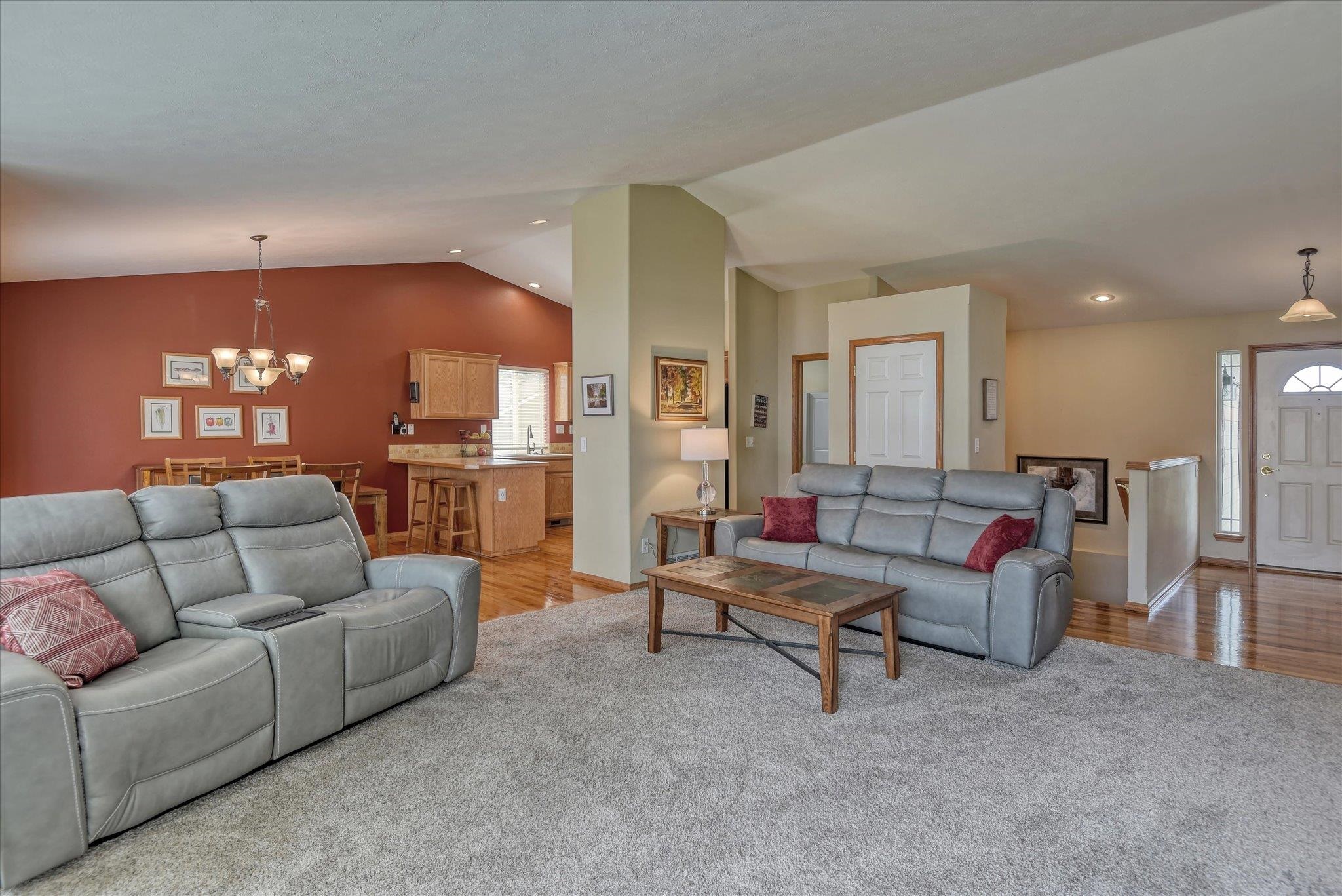 17518 N EDGECREST Rd