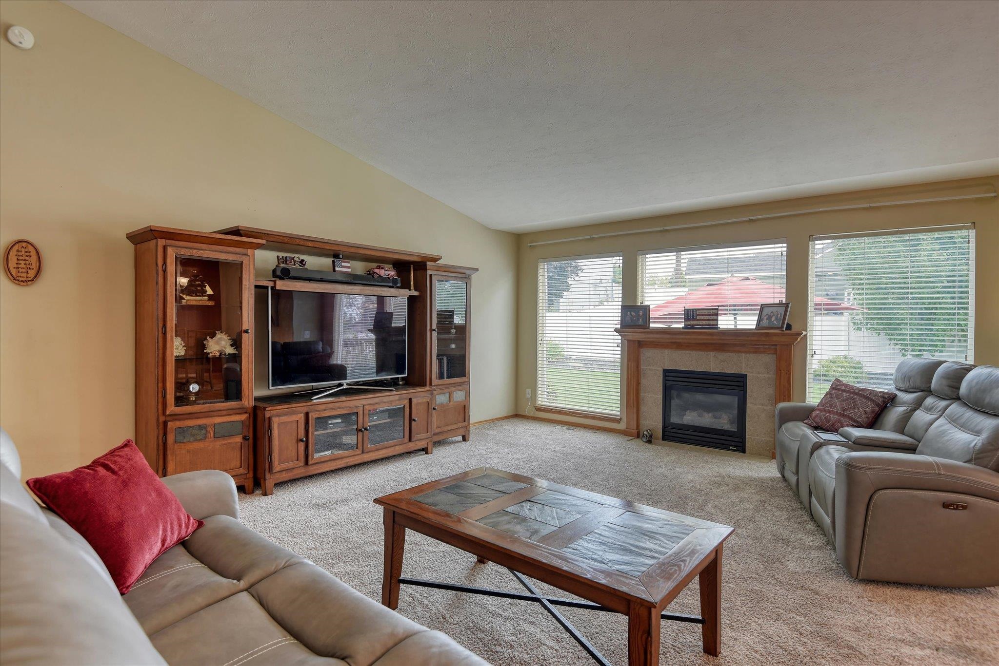 17518 N EDGECREST Rd