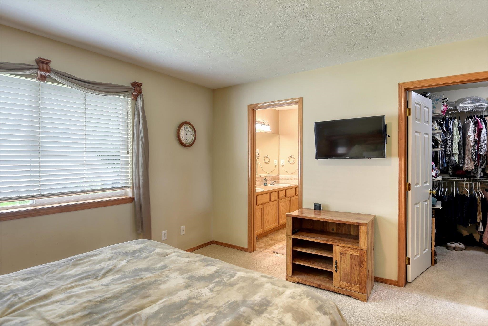 17518 N EDGECREST Rd