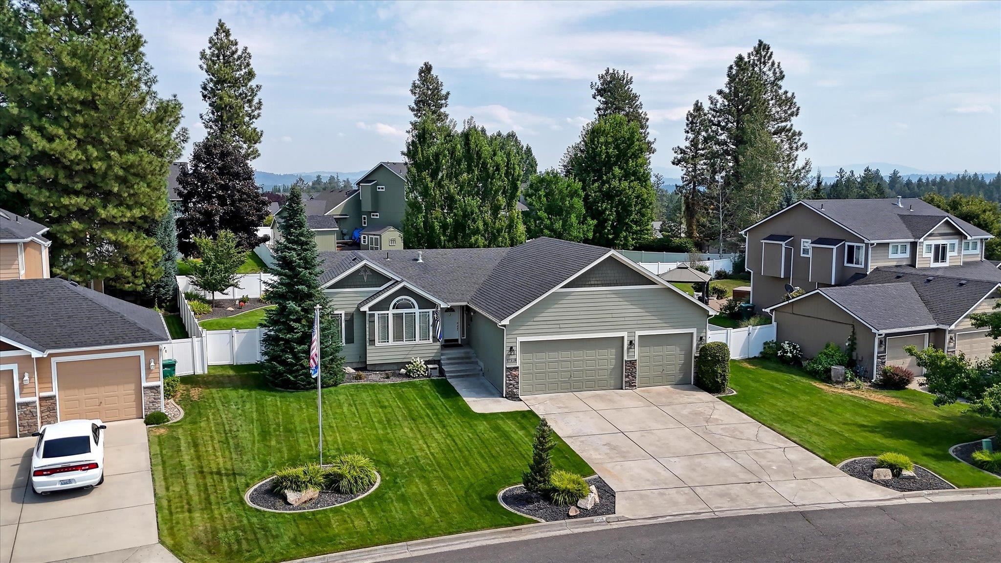 17518 N EDGECREST Rd