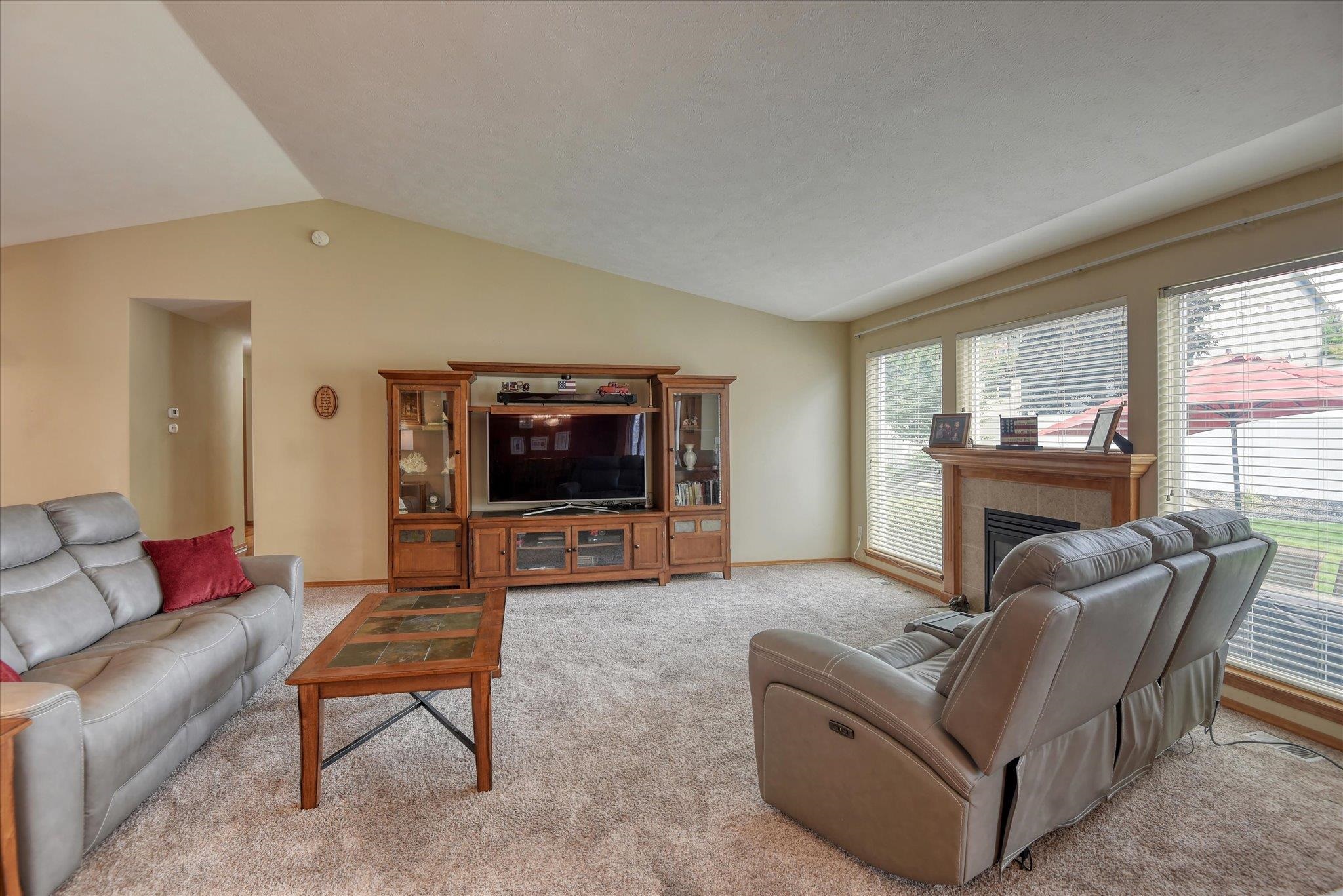 17518 N EDGECREST Rd