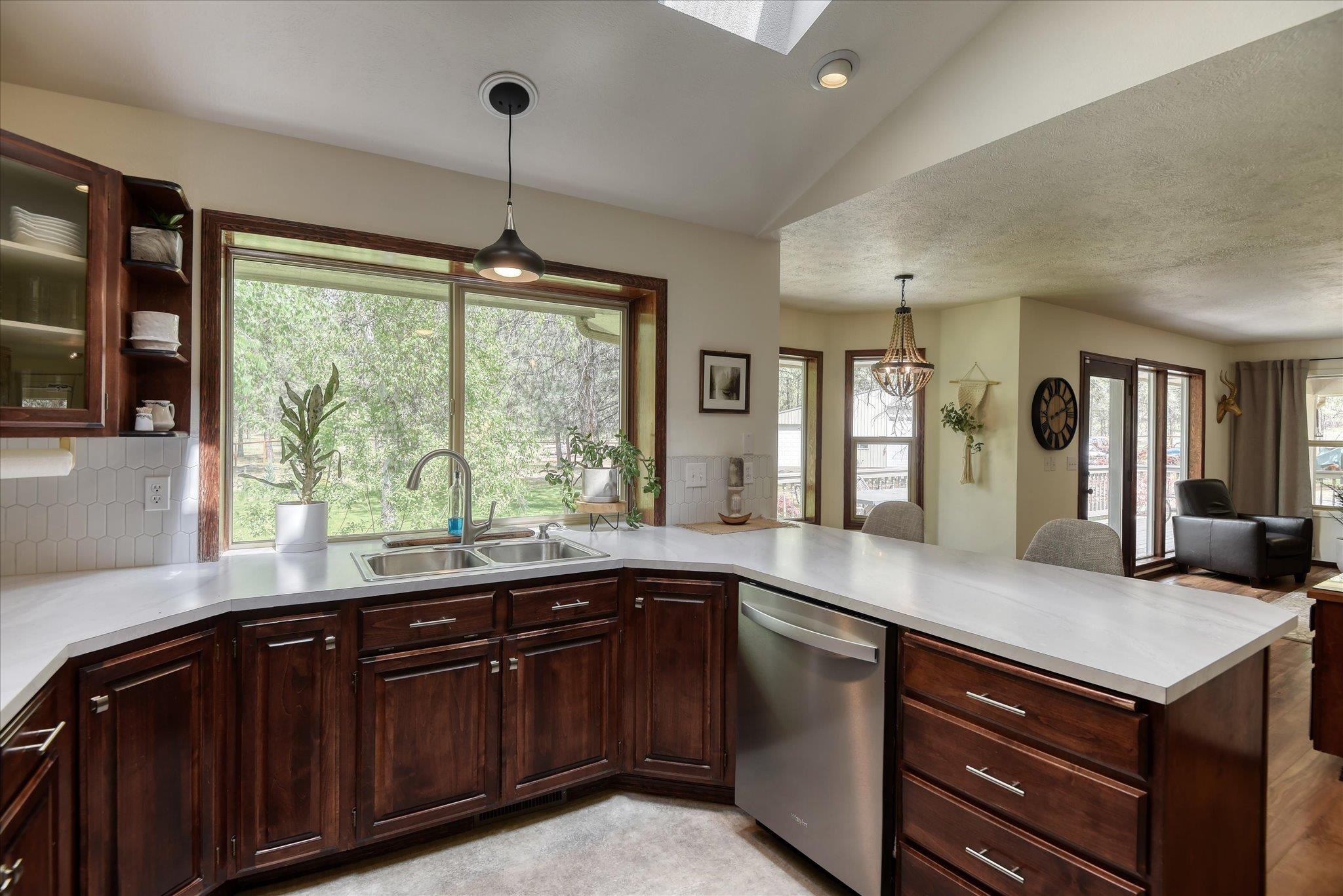 6610 W Burchwood Ave