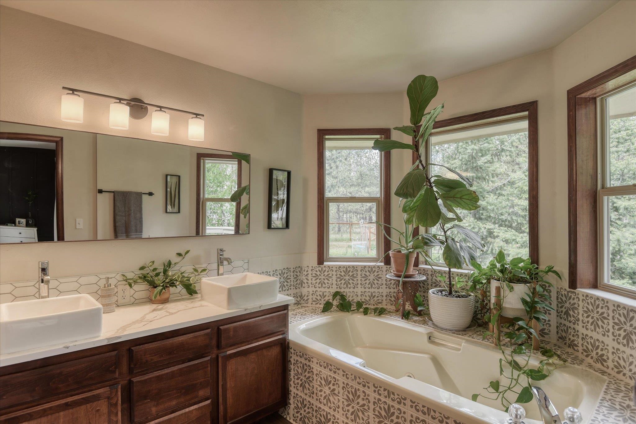 6610 W Burchwood Ave