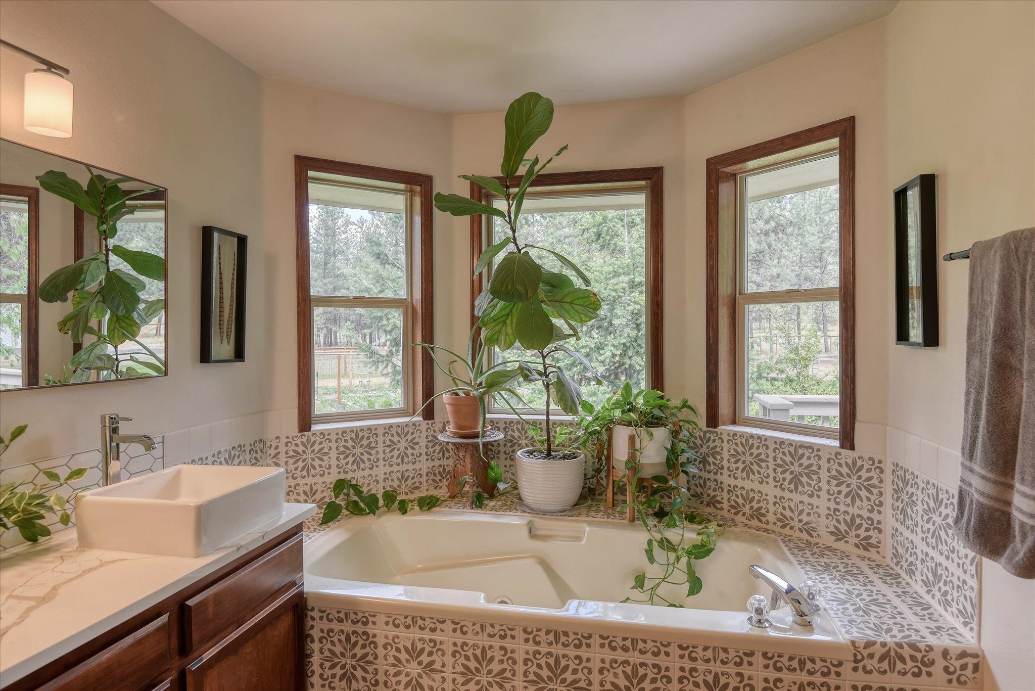 6610 W Burchwood Ave