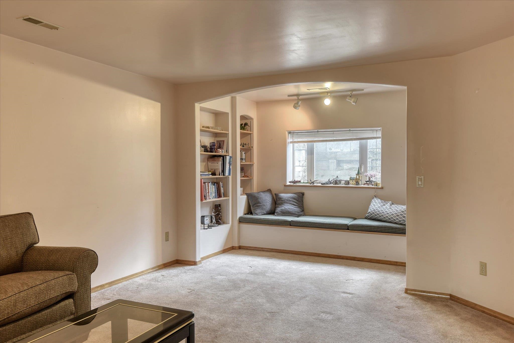 6610 W Burchwood Ave