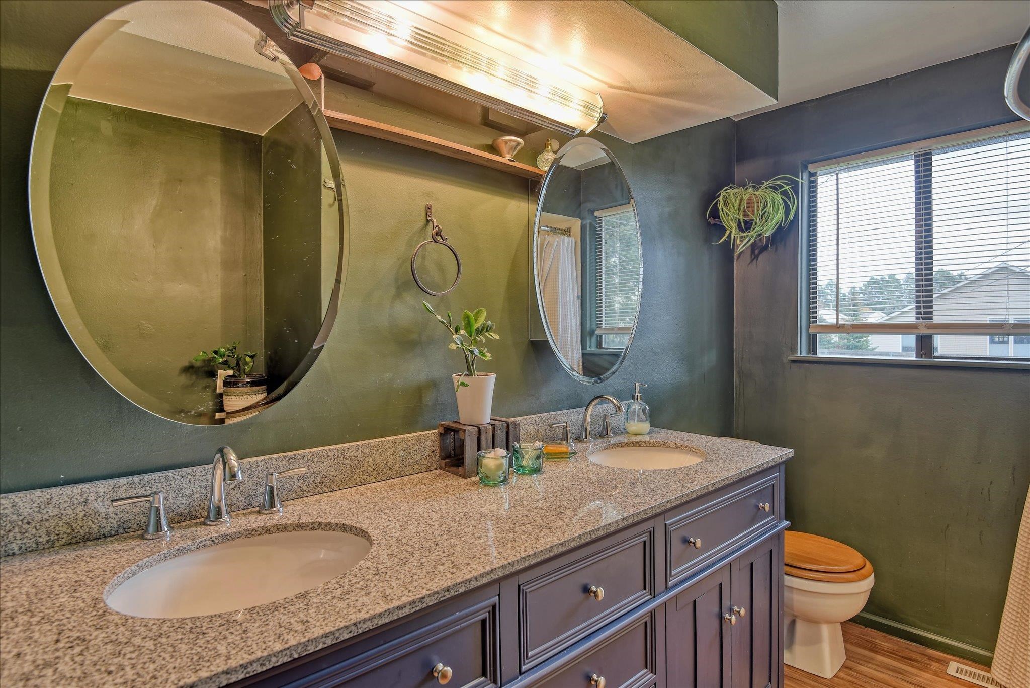 7612 N Whitehouse Dr