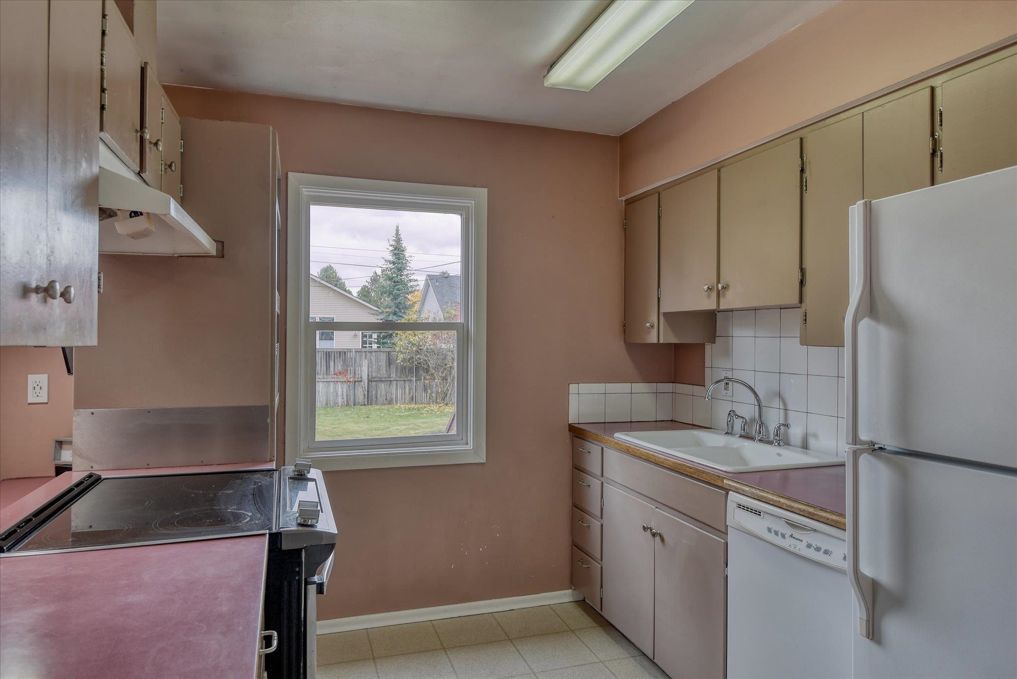 7612 N Whitehouse Dr