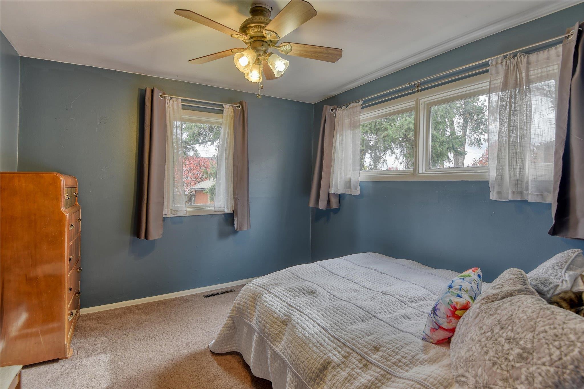 7612 N Whitehouse Dr