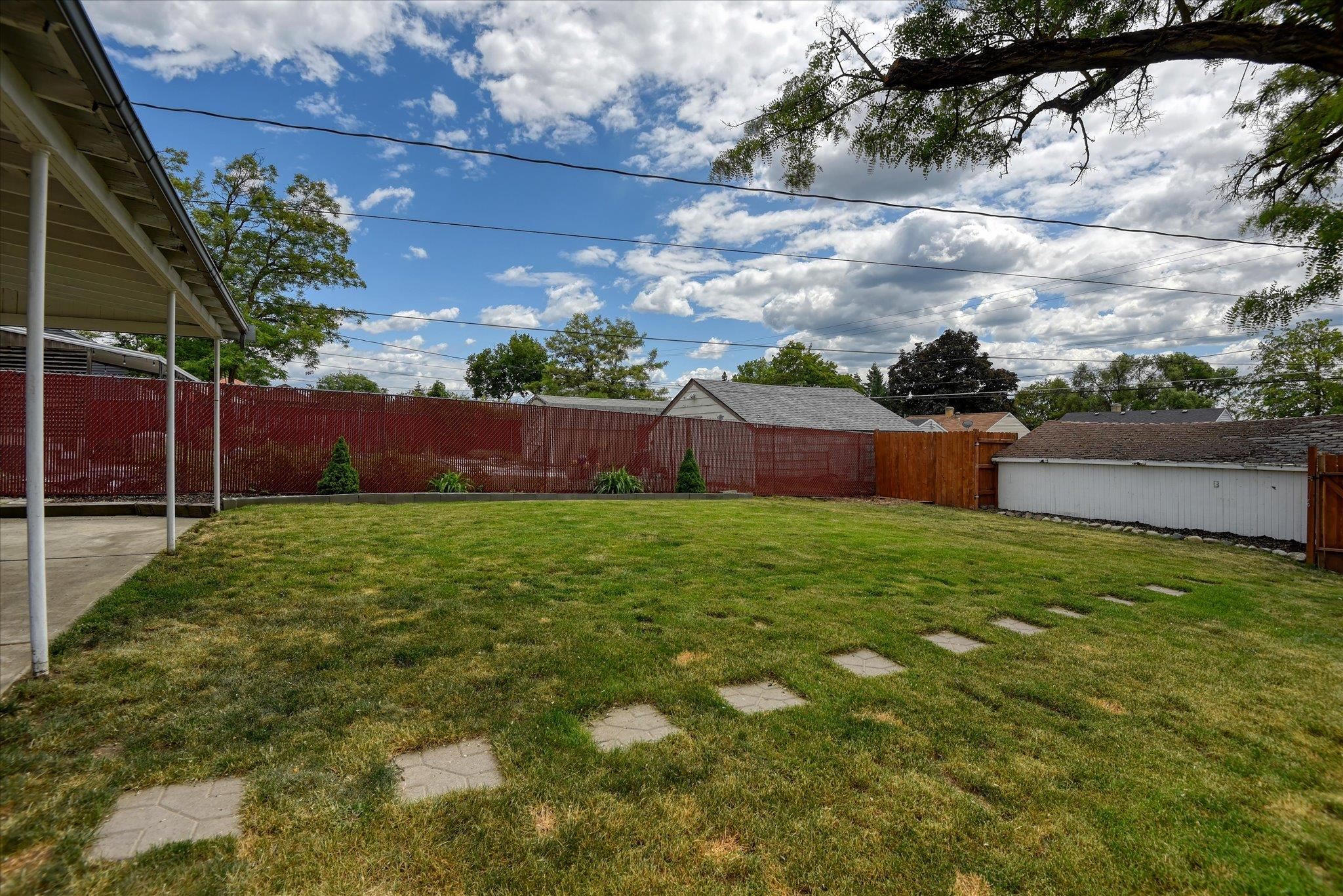2729 W BROAD Ave
